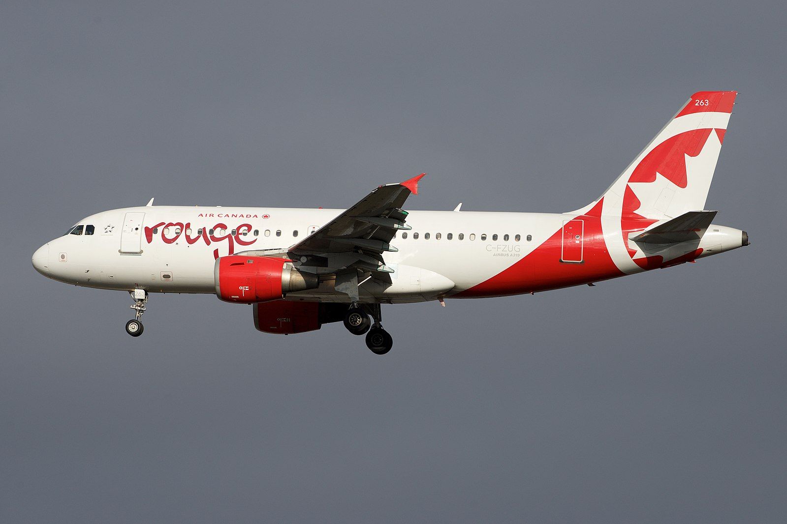 1599px-Air_Canada_Rouge_Airbus_A319_C-FZUG_(23865541110)