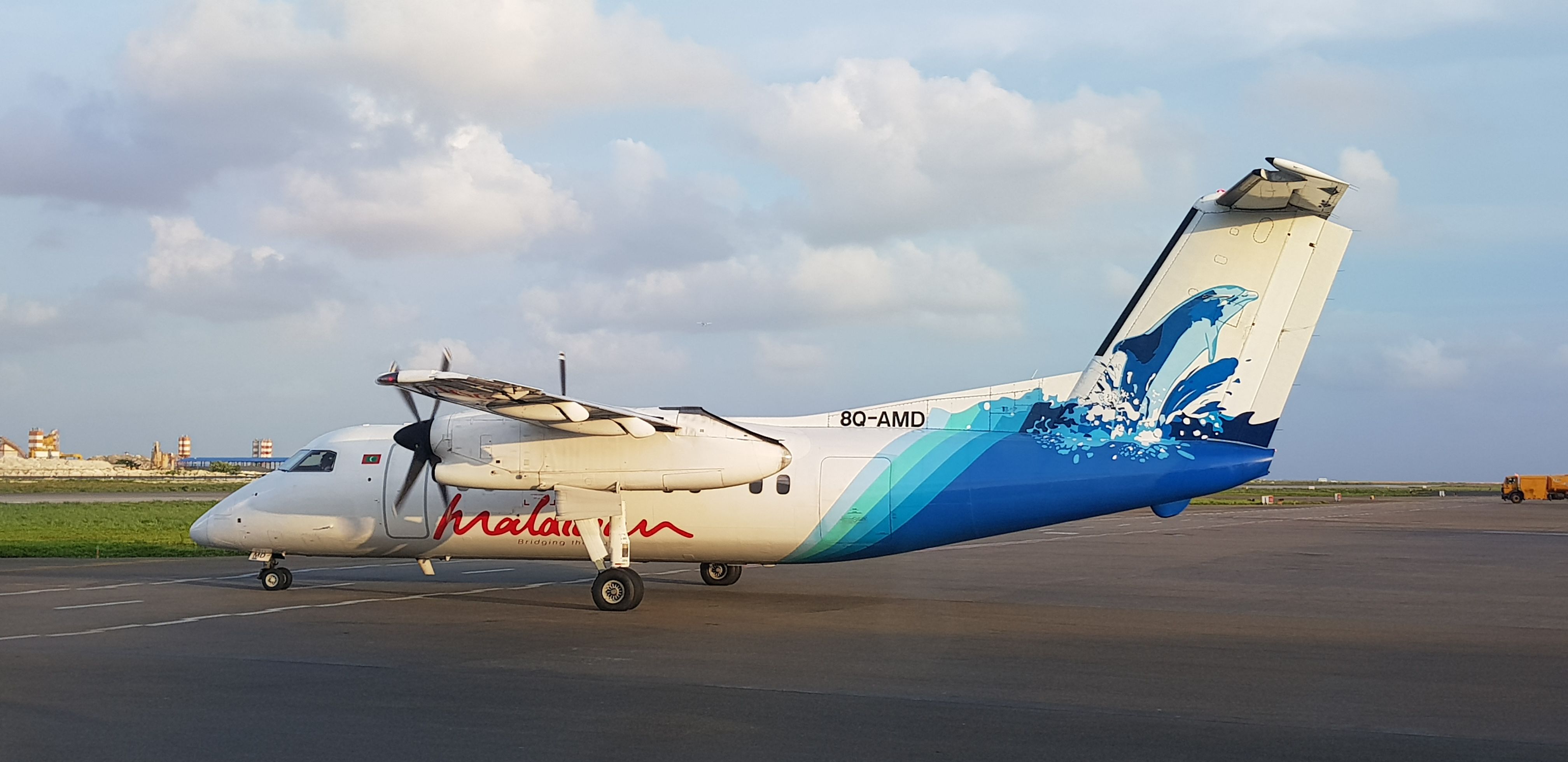 Maldivian Dash 8 Q200