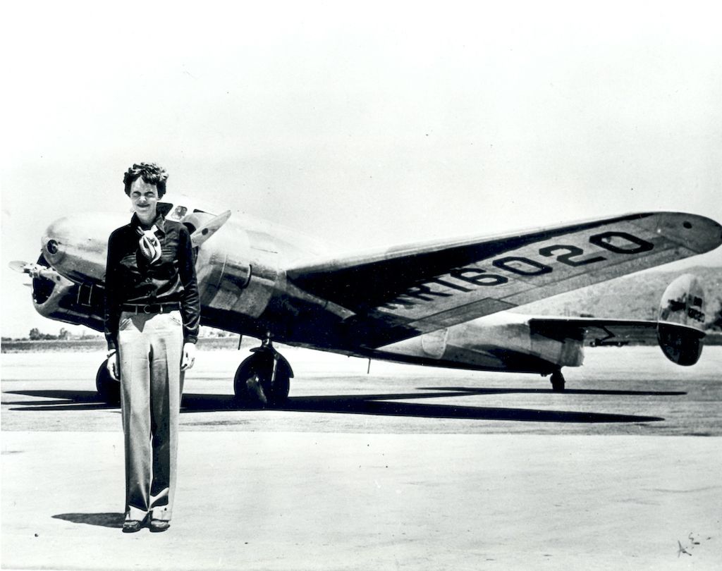 Amelia-Earhart-Electra