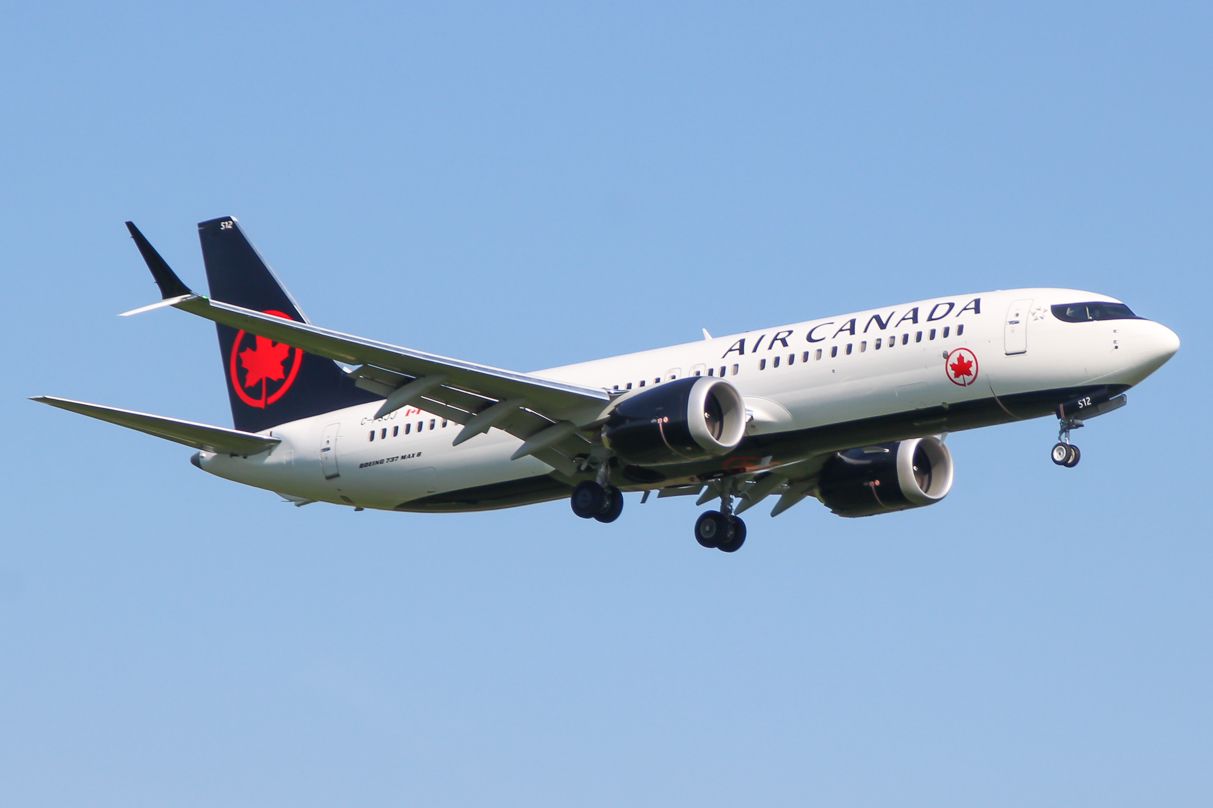 Boeing_737-8_Max_Air_Canada_C-FSJJ_(29091944097)