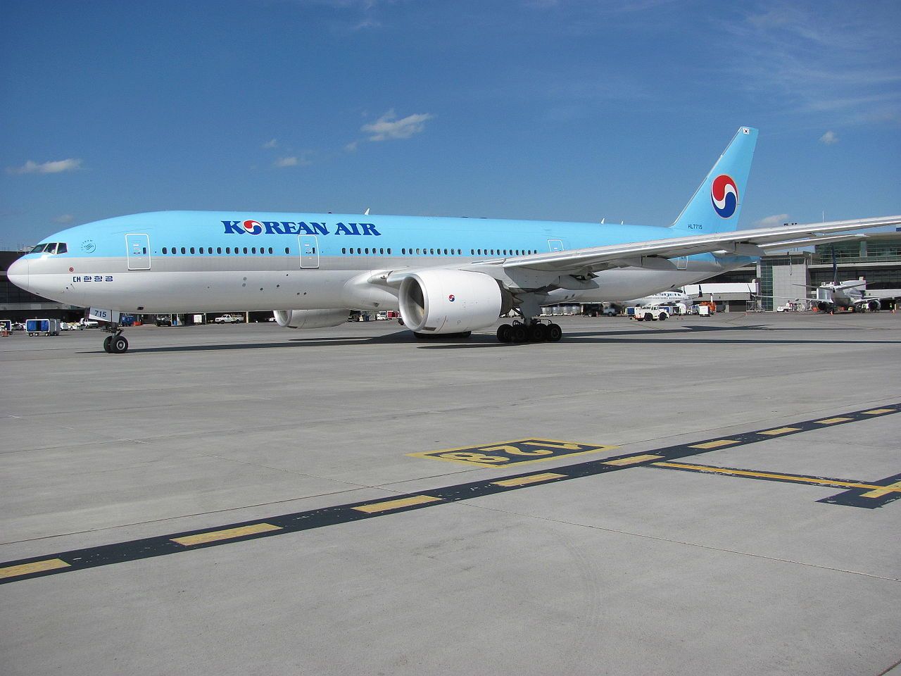 Boeing_777-200_(Korean_Air)_(4836575029)