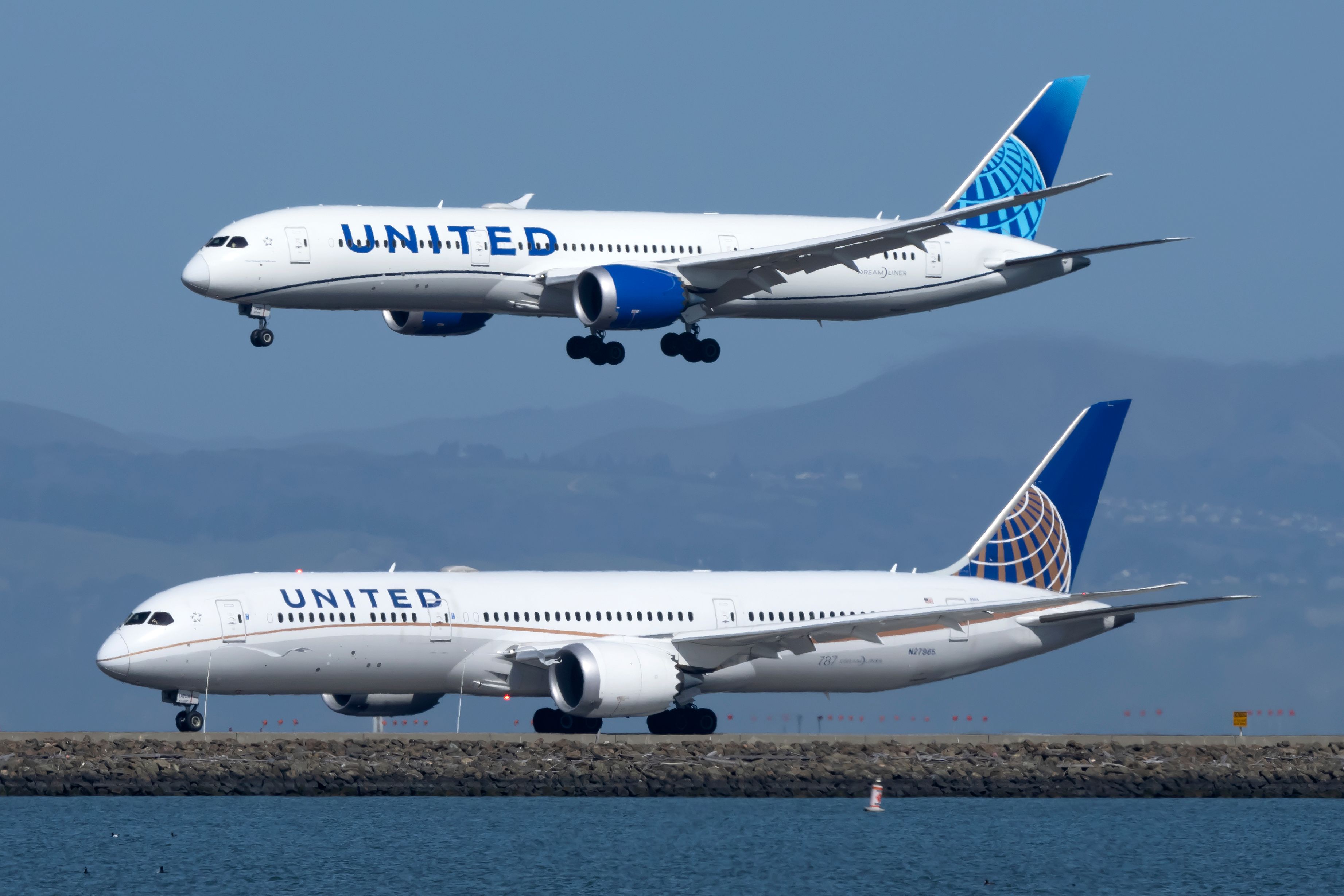 Two United Airlines Boeing 787 Dreamliners, one on the apron and one in the sky.