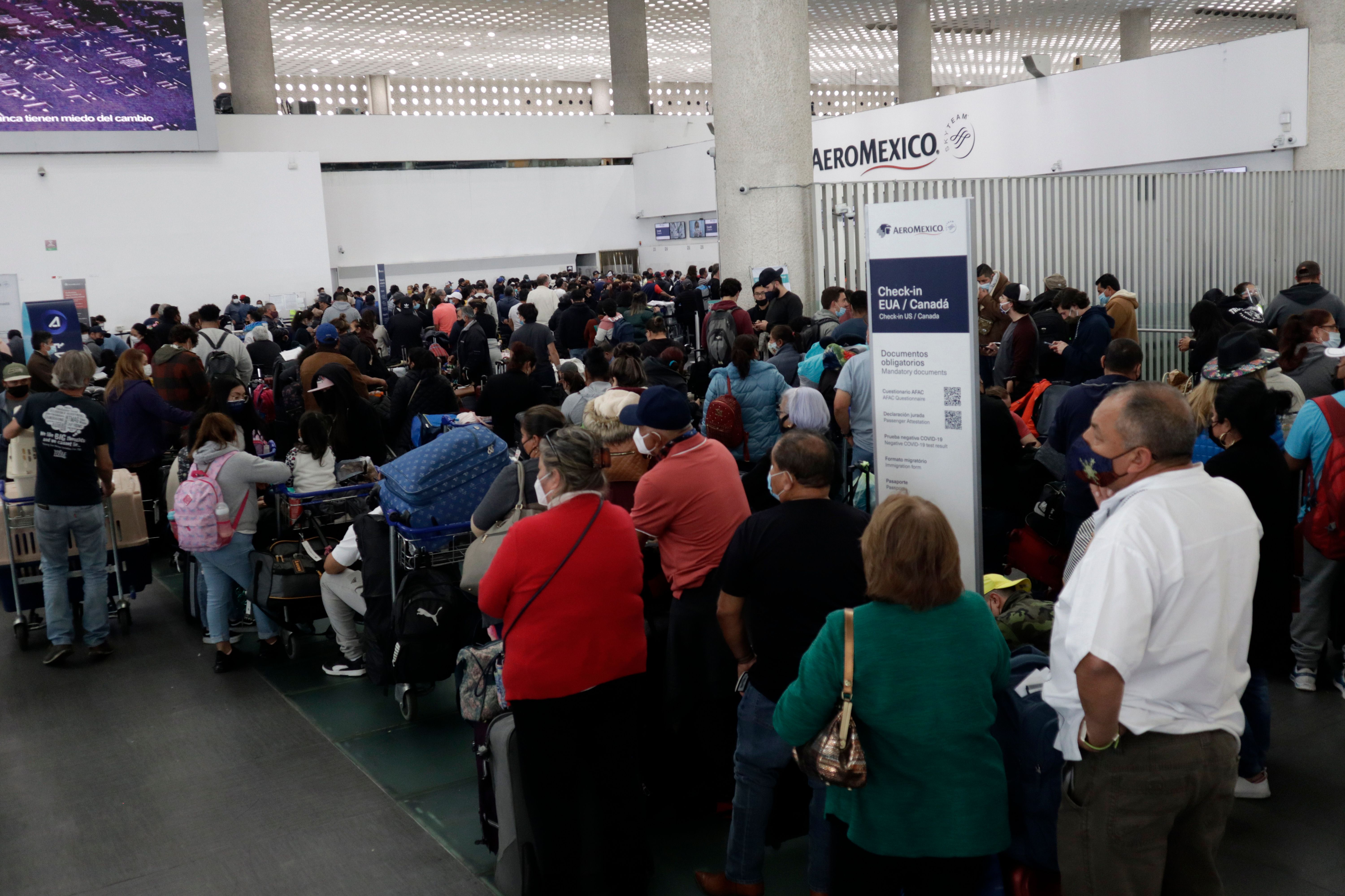 Long queues at Mexico City International Airport.
