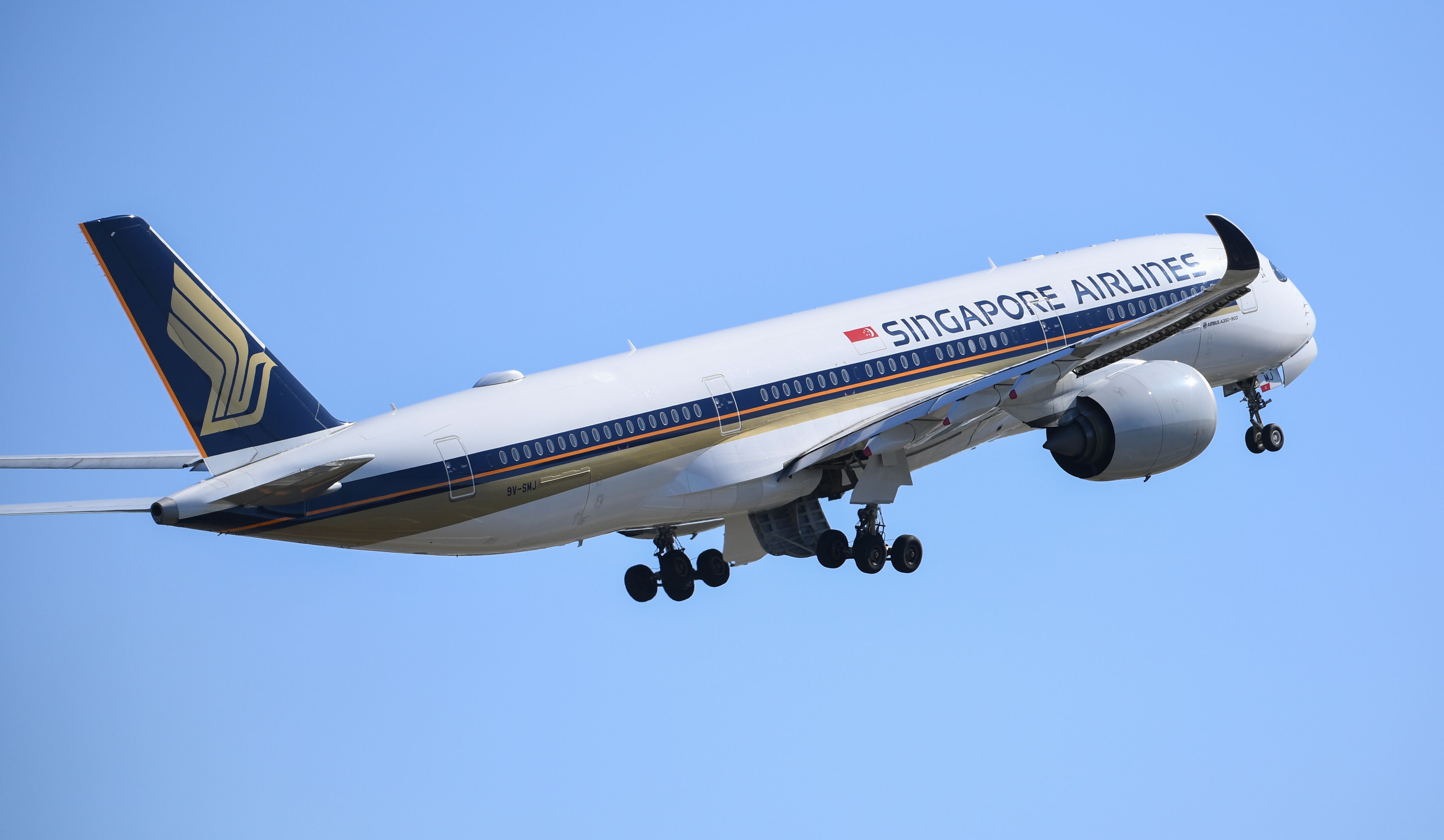 Singapore Airlines Airbus A350-900 Taking Off