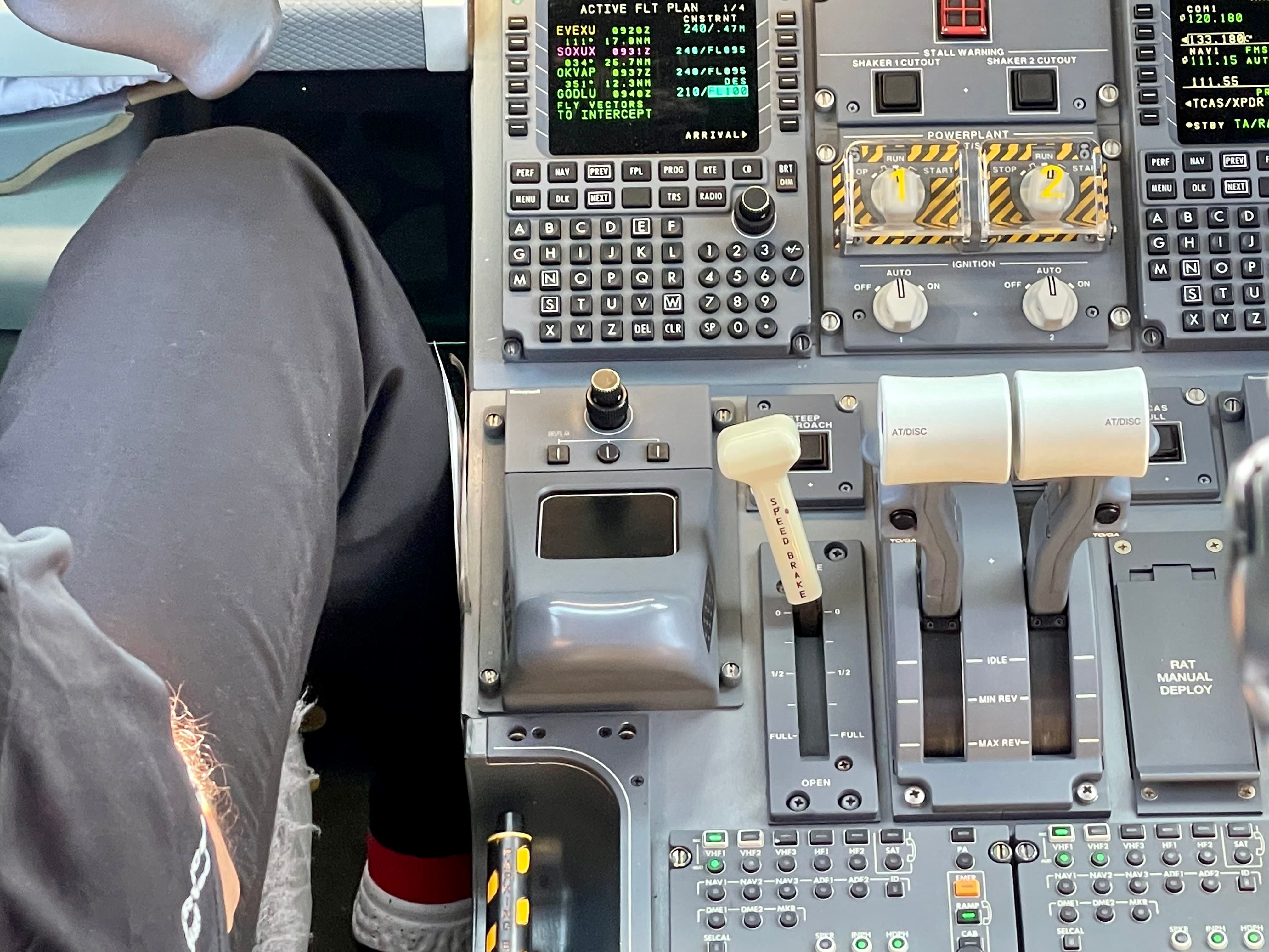 Embraer E2 Tech Lion Profit Hunter Demonstrator Steep Approach