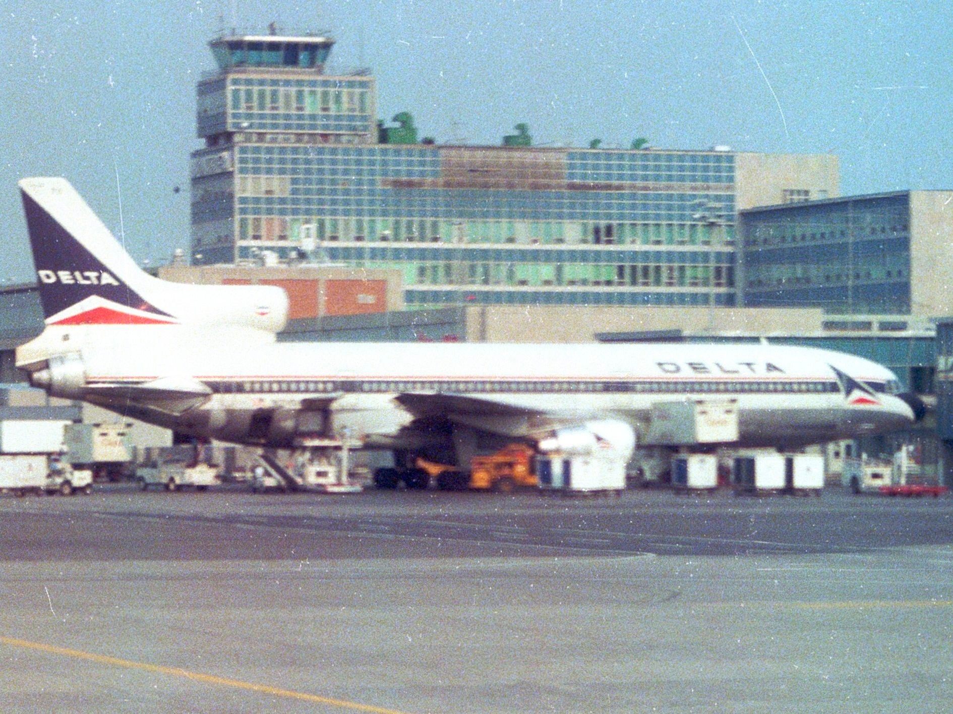 Lockheed L 1011 385 1 TriStar 1 N726DA Delta Air Lines Montreal (Dorval) July 1984 