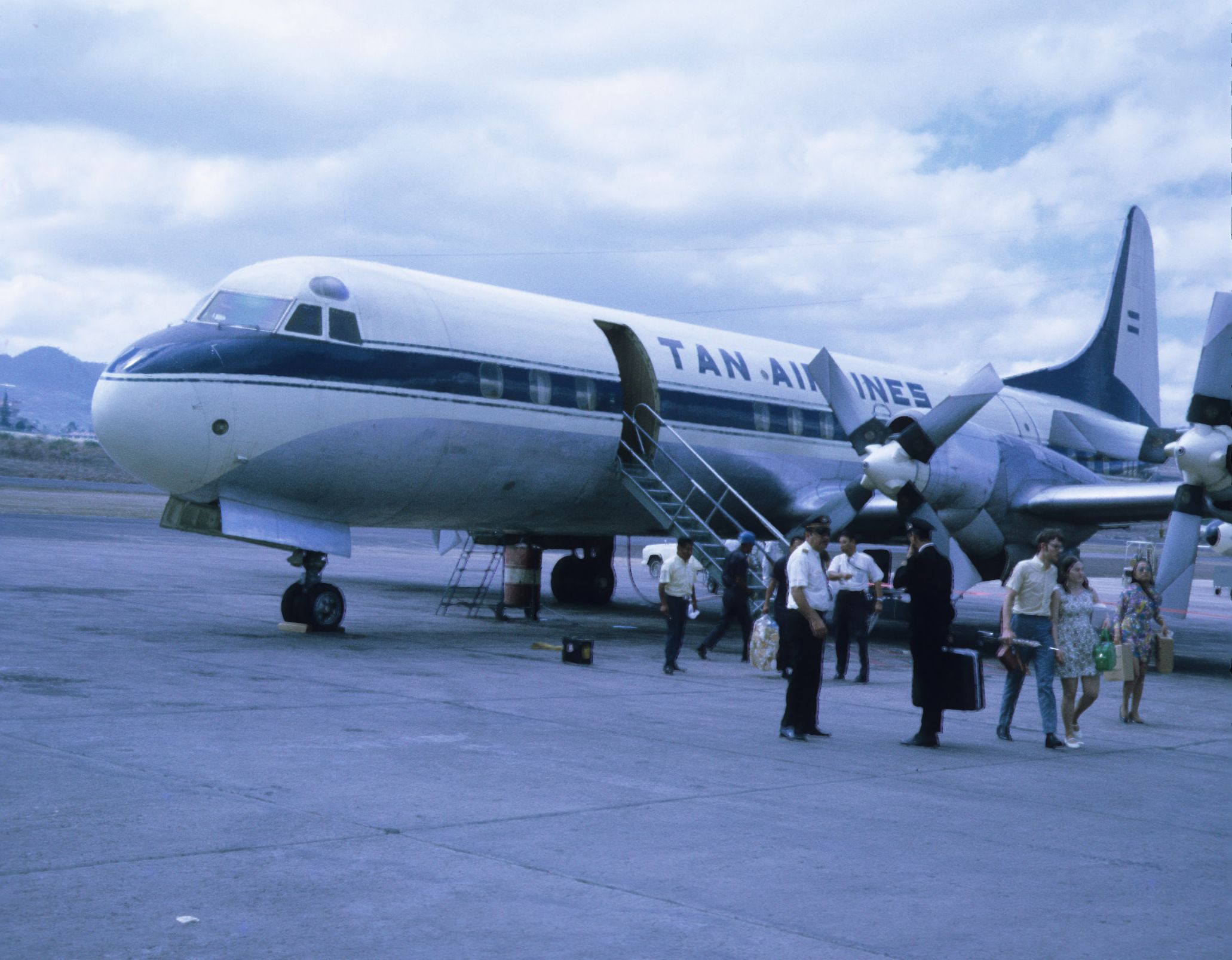 Lockheed_L-188_Electra_(TAN_Airlines_1970)