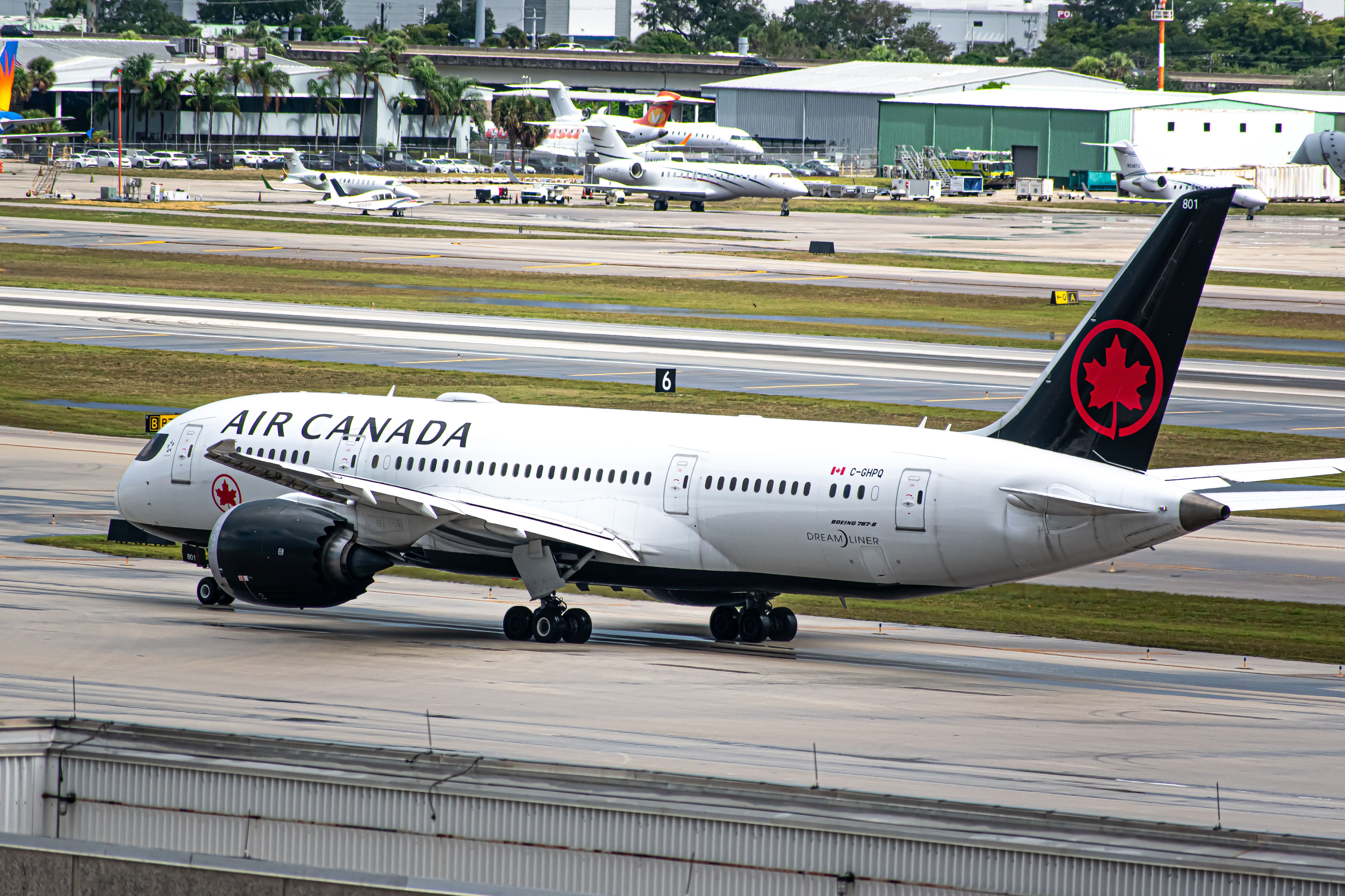  Air Canada Boeing 787-8 taxiing at FLL