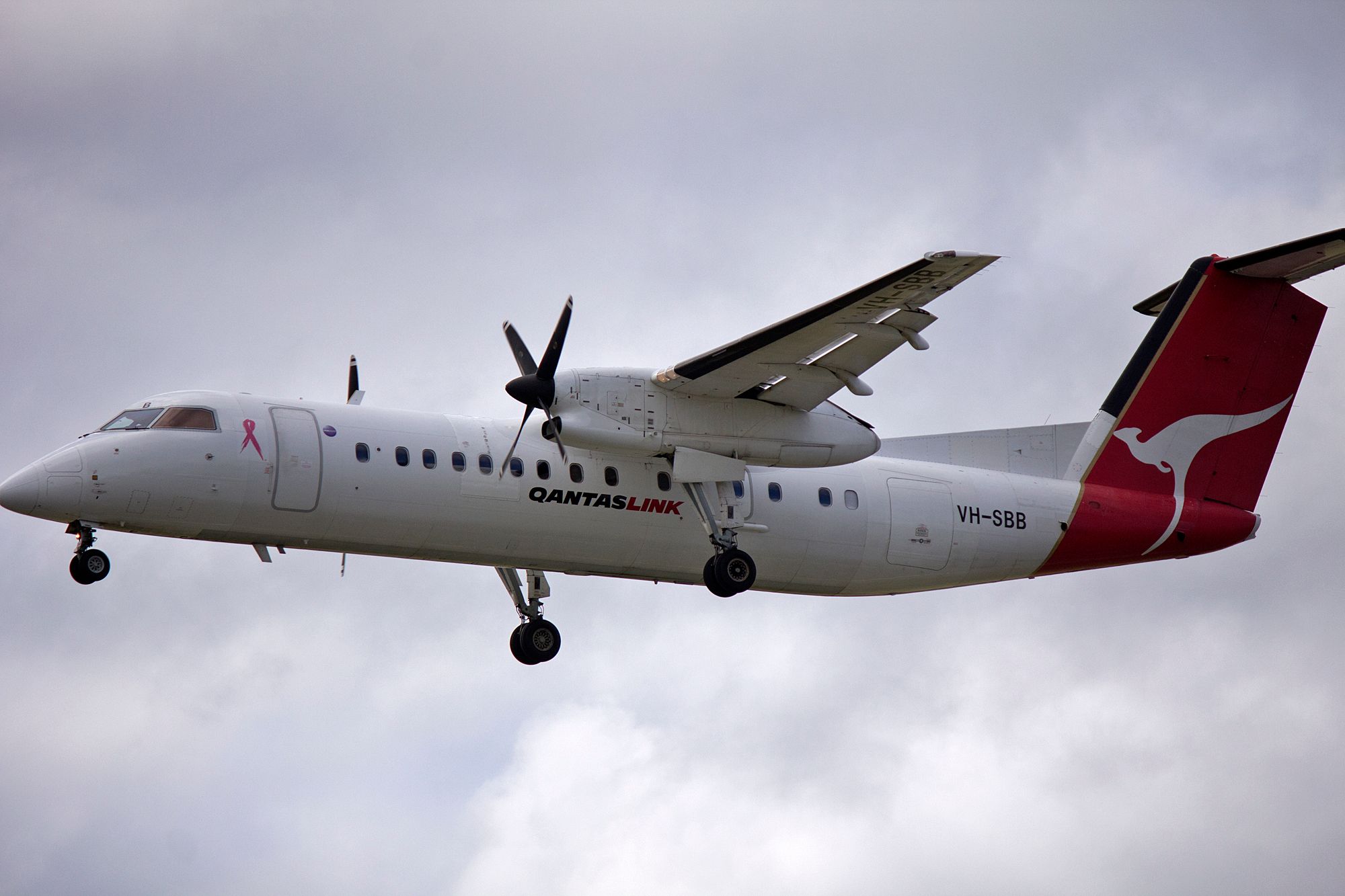 QantasLink (VH-SBB) Bombardier Dash 8 Q300 on approach Canberra Airport