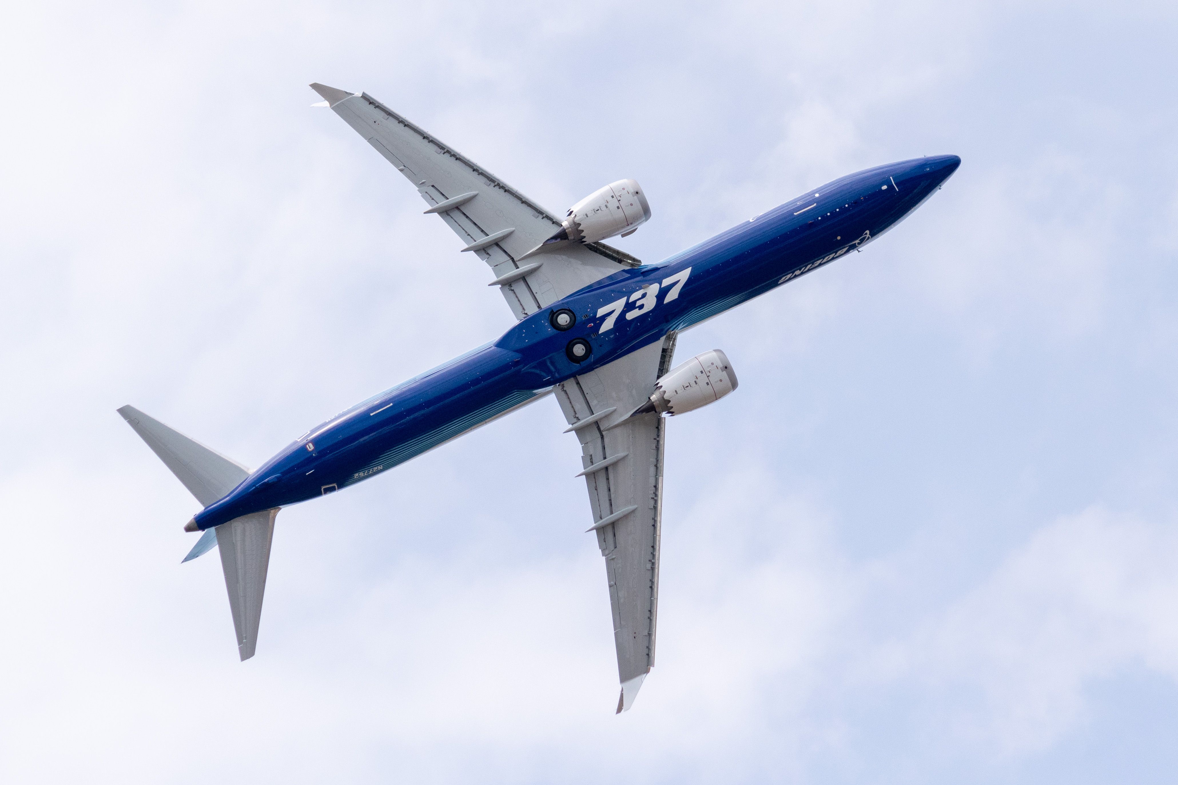 Boeing 737 MAX 10 flying display at Farnborough Airshow 2022