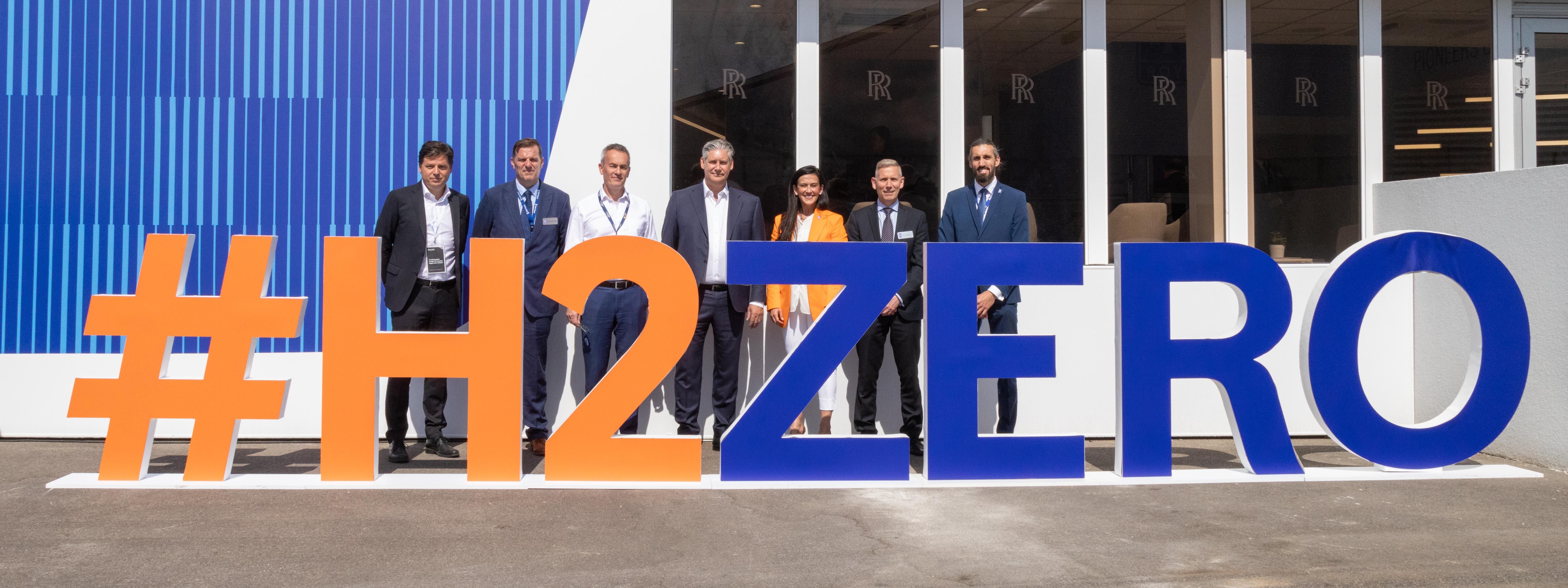 easyjet-and-rolls-royce-pioneer-hydrogen-engine-combustion-technology-in-h2zero-partnership_52227143205_o