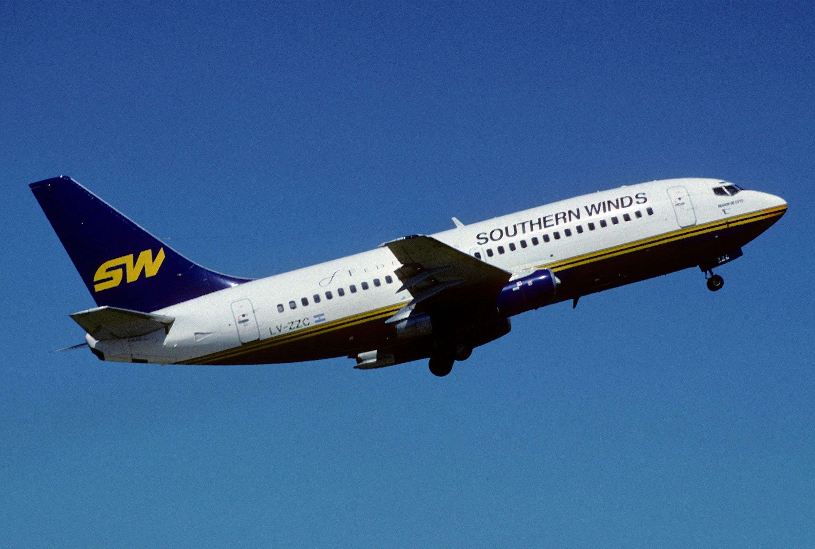 Retired Boeing 737-200 Gets Stuck Under Argentinian Highway Bridge