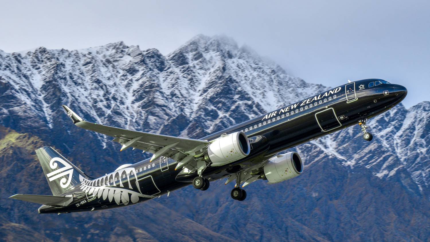 https://static1.simpleflyingimages.com/wordpress/wp-content/uploads/2022/08/A321_takeoff_Queenstown_ZK-NNA.jpg?q=50&fit=contain&w=1500&h=&dpr=1.5