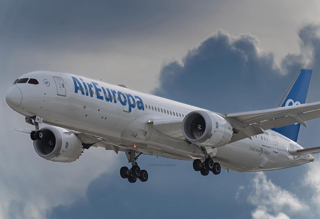 Air Europa 787 Dreamliner during take off
