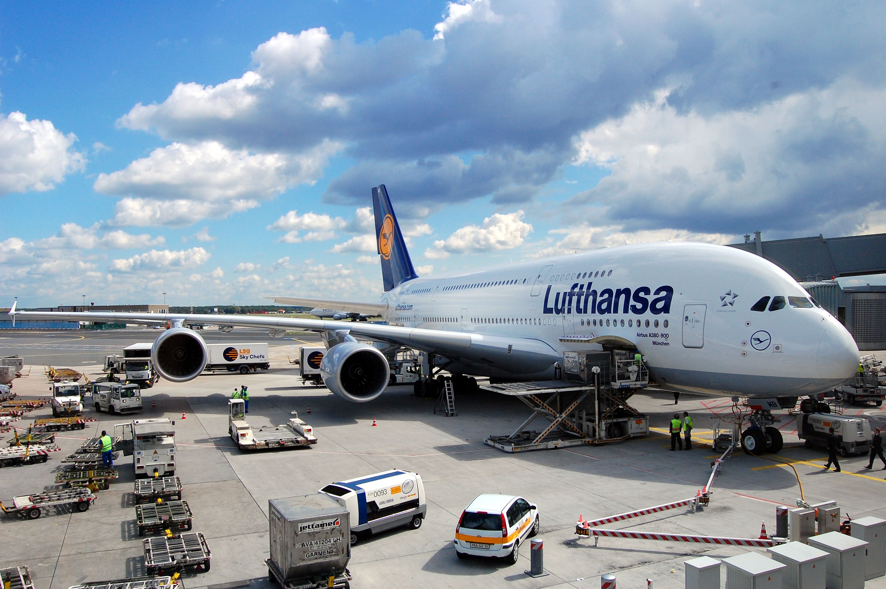 Lufthansa A380 with ground services