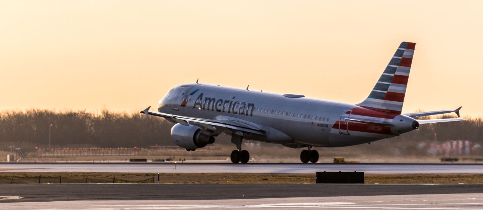 American Taking Off From Philadelphia Airport