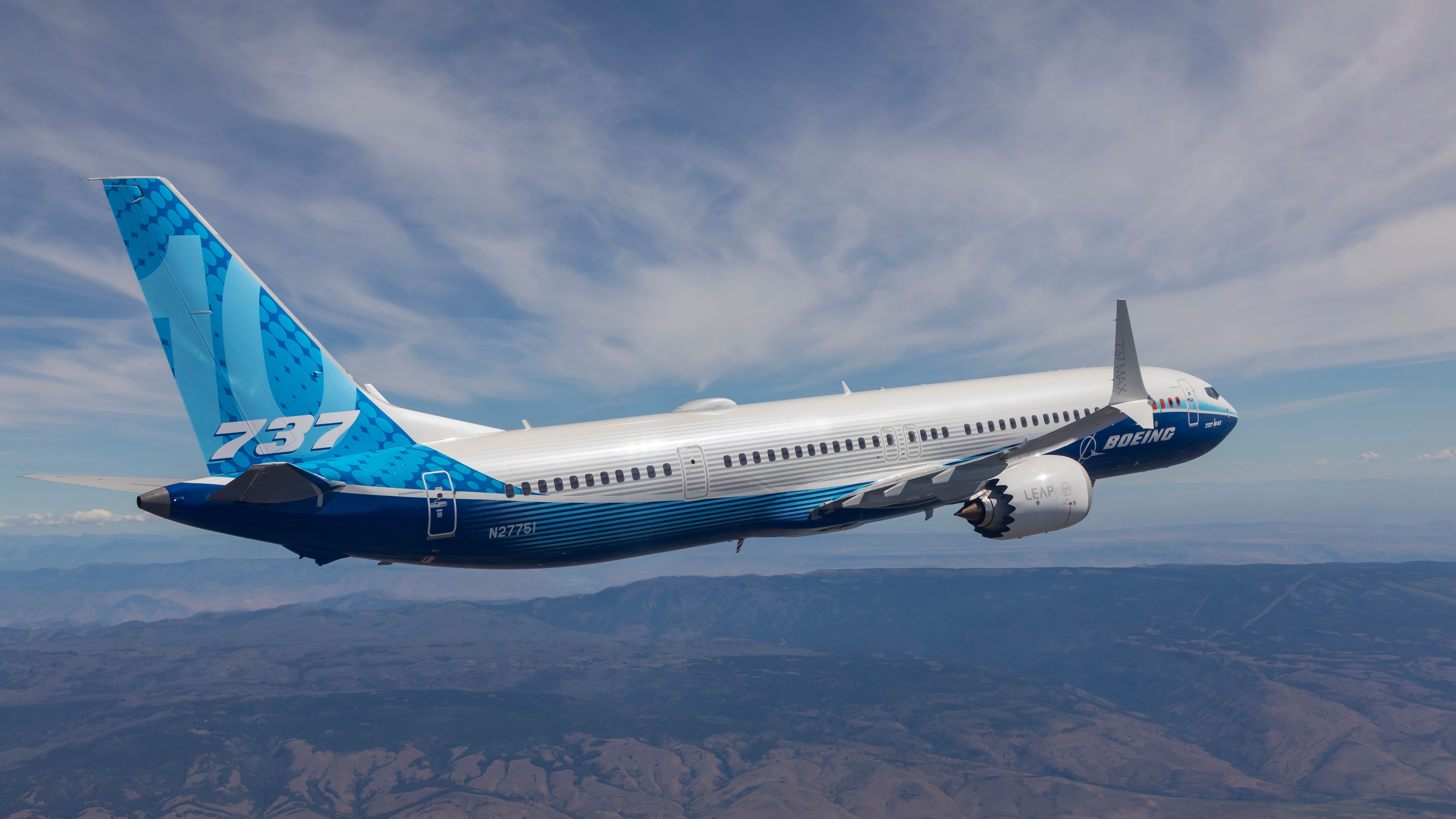 Boeing 737 MAX 10 inflight