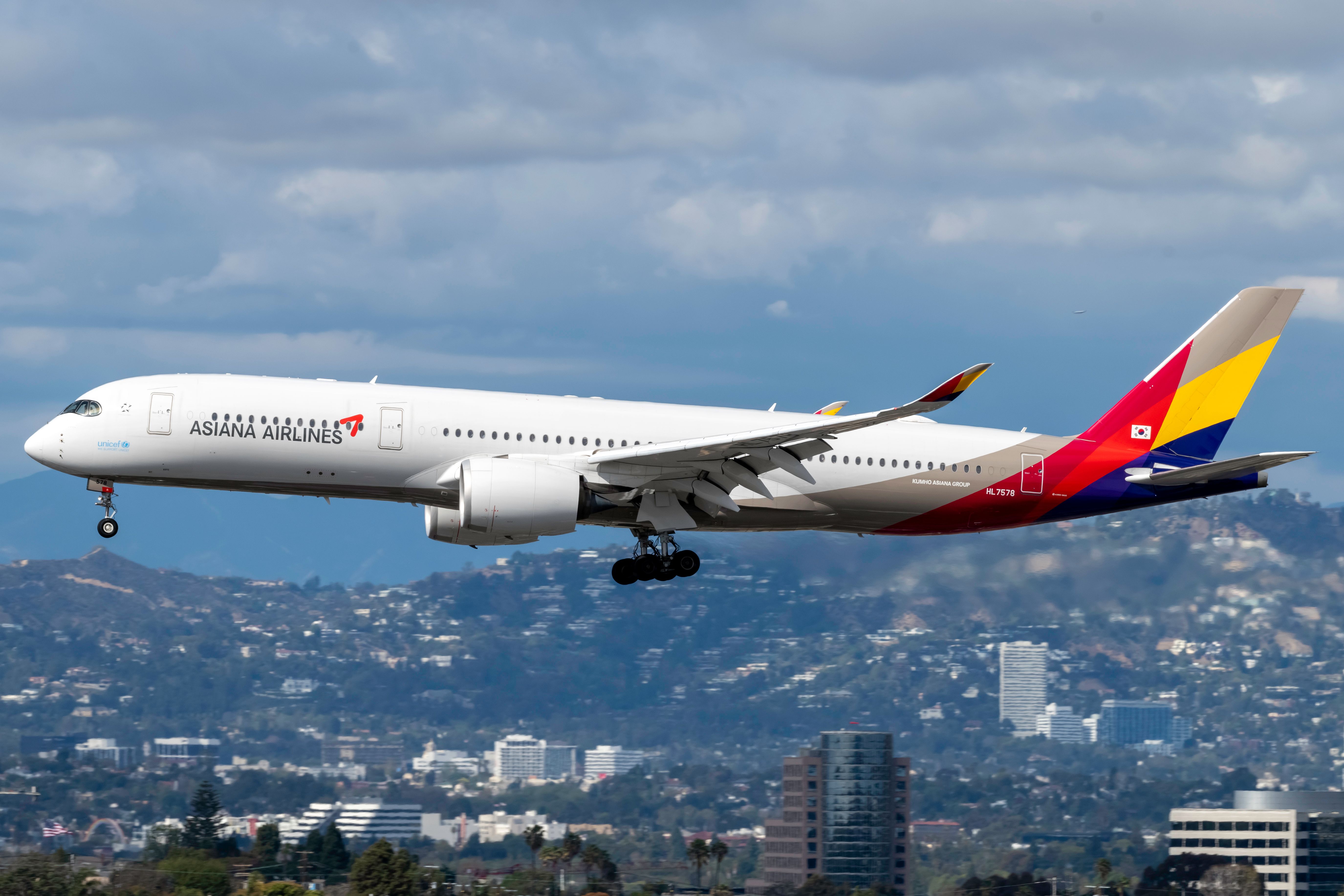 Asiana Flight 212 Status - 10f5fo1