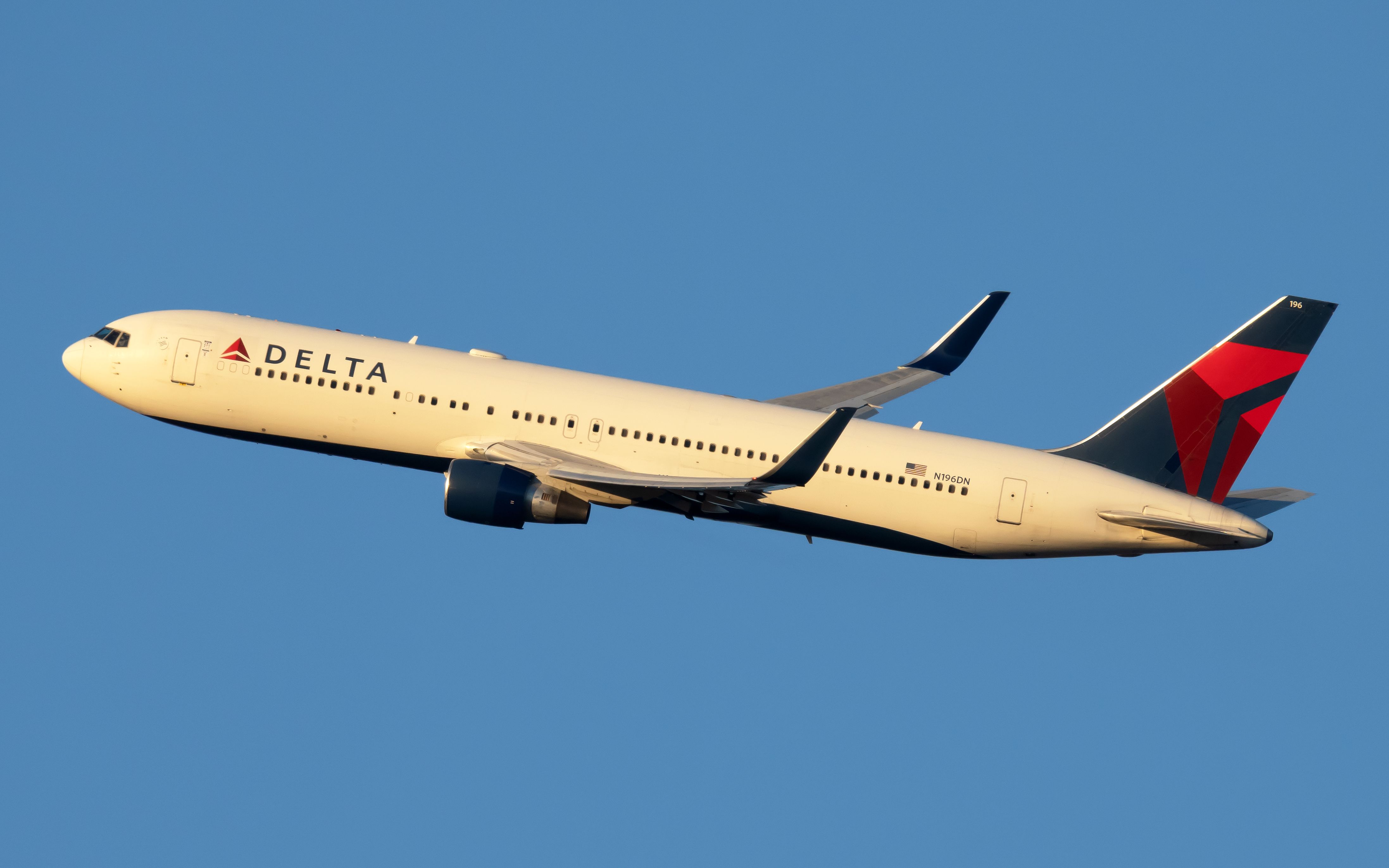Delta Air Lines 767-300ER taking off