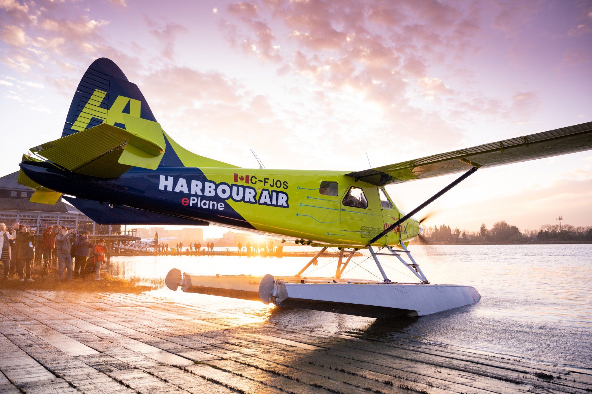 Harbour Air eplane with MagniX