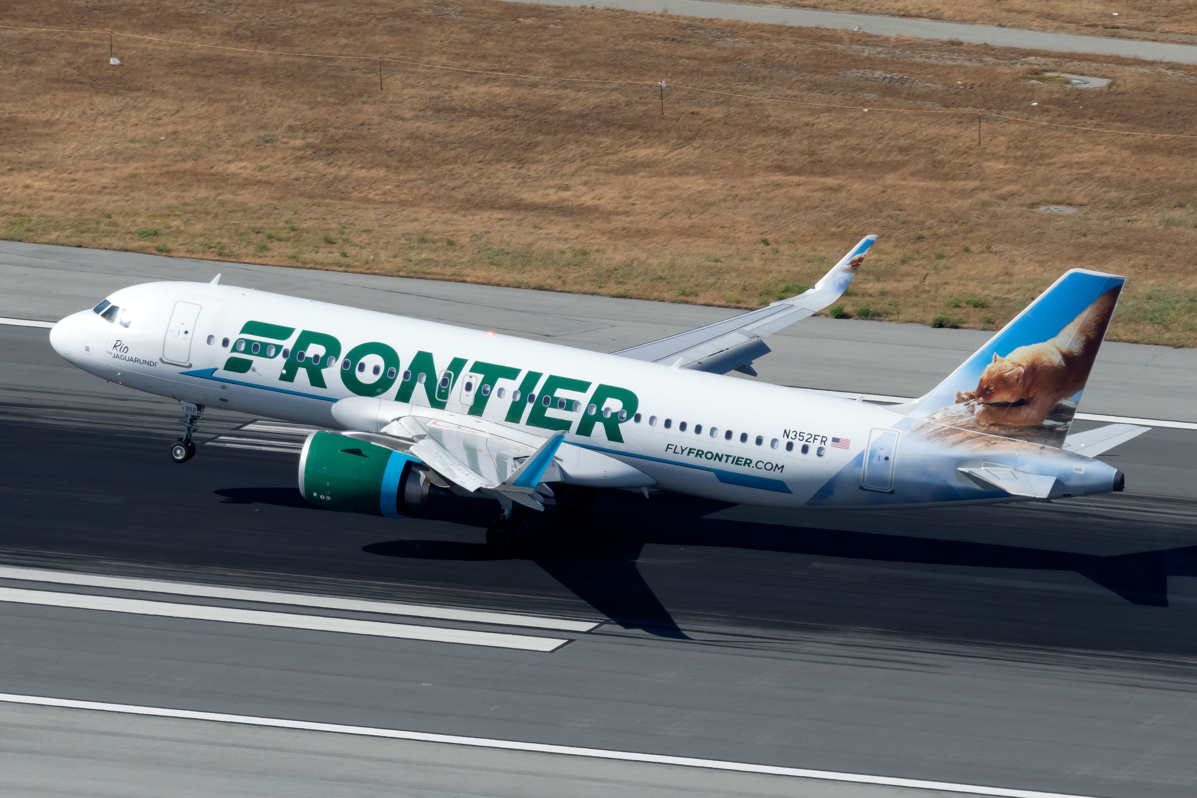 Frontier Airlines Airbus A320-251N N352FR (2)