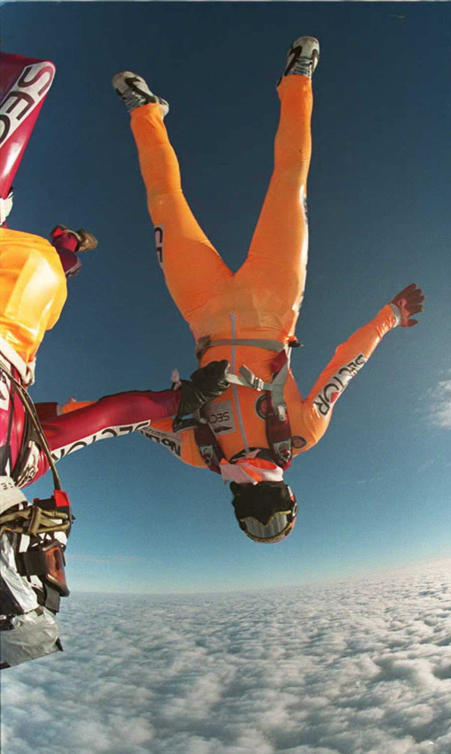 Why Airliners Don't Carry Parachutes For Their Occupants?