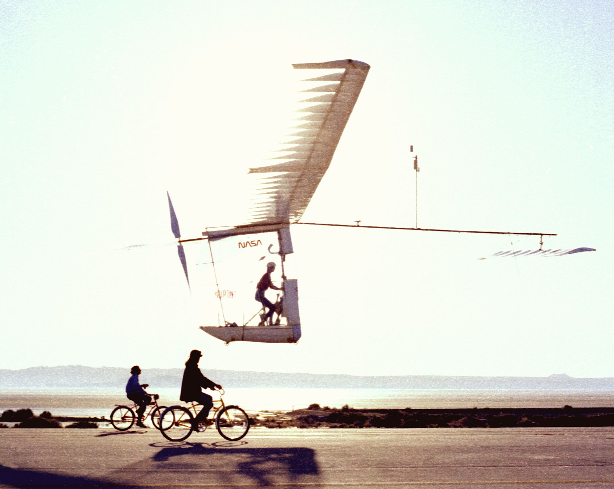 Pedal Powered Flight Across The English Channel What Was The MacCready   Gossamer Albatross II In Flight 