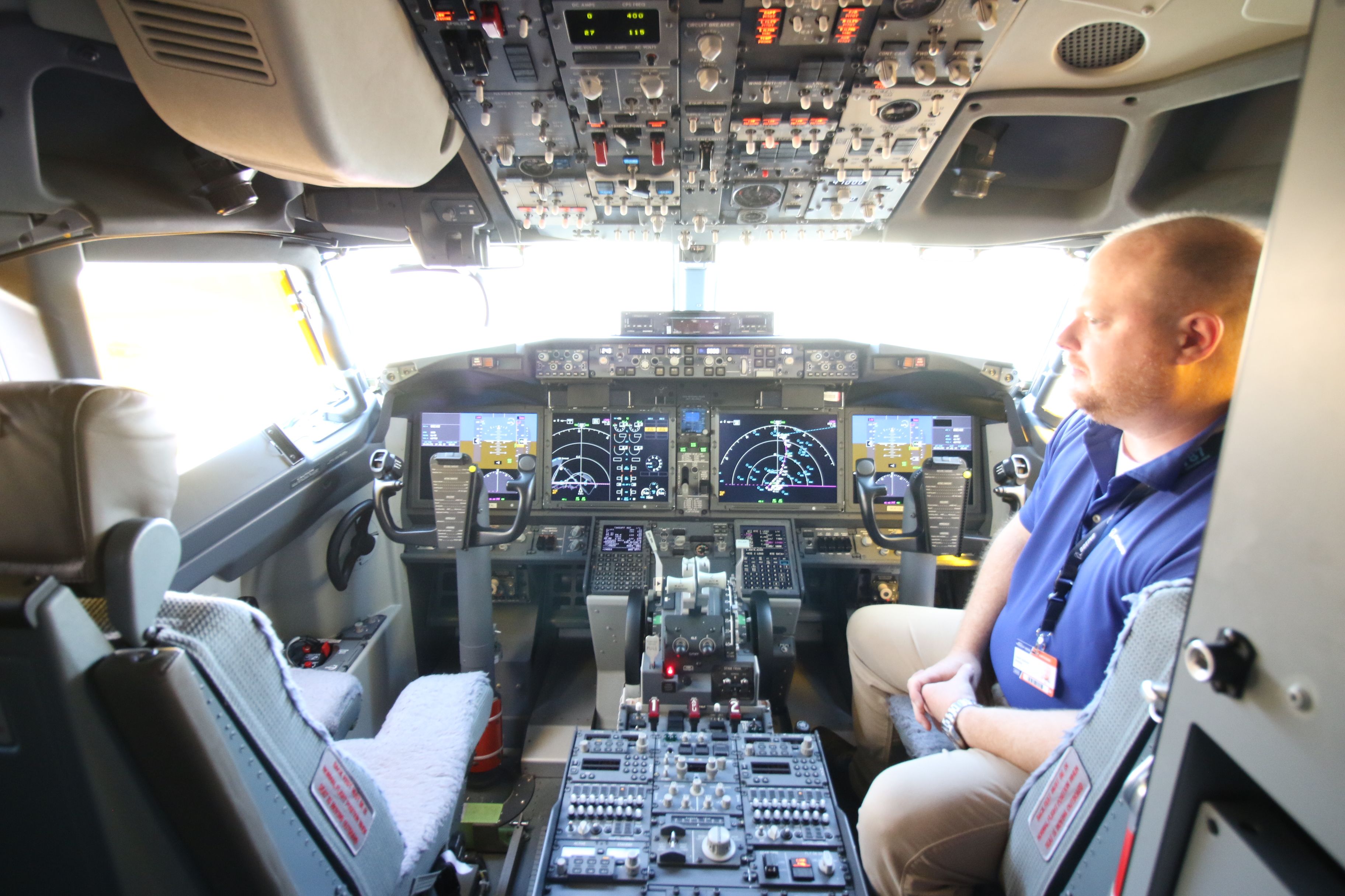 The 737 MAX 10 cockpit