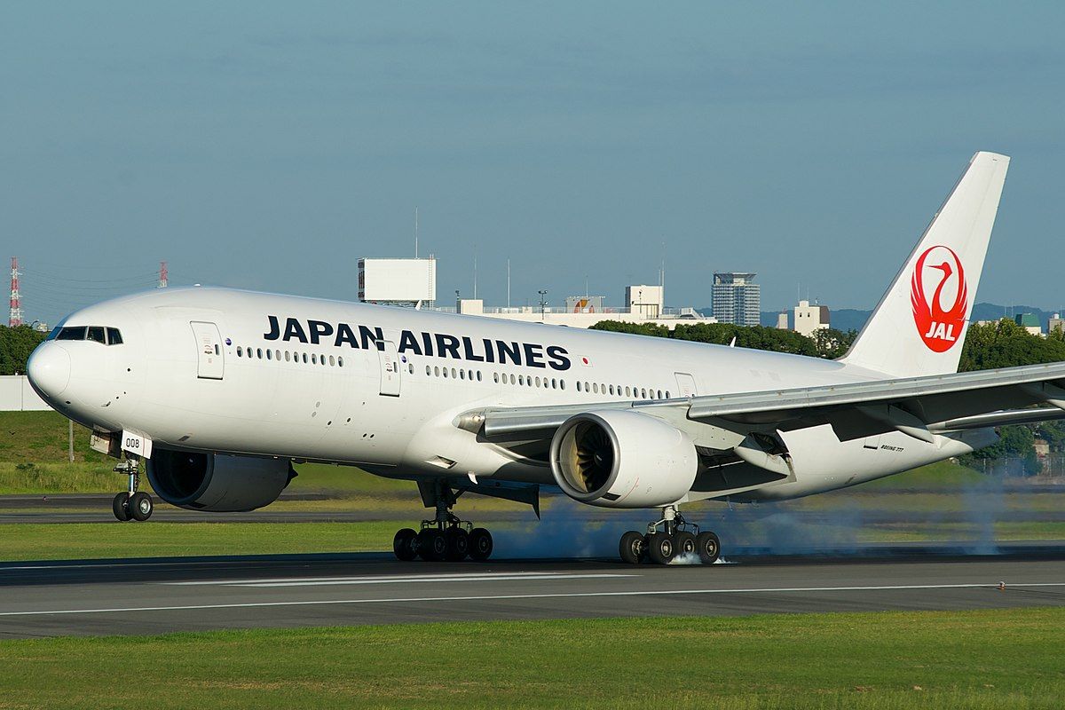 Japan Airlines Boeing 777 Returns To Haneda After Engine Shutdown