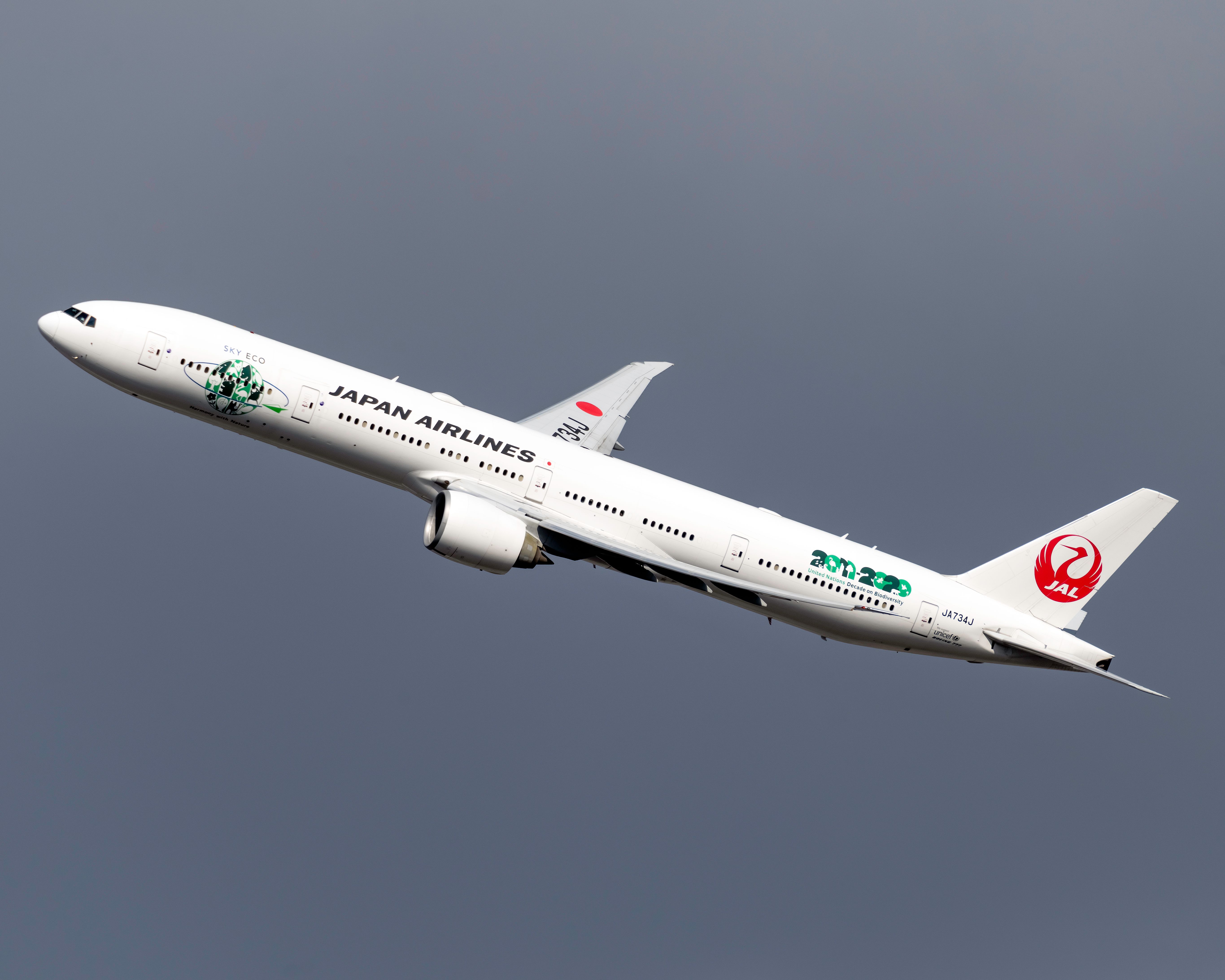 Japan Airlines Boeing 777-346(ER) JA734J Pace