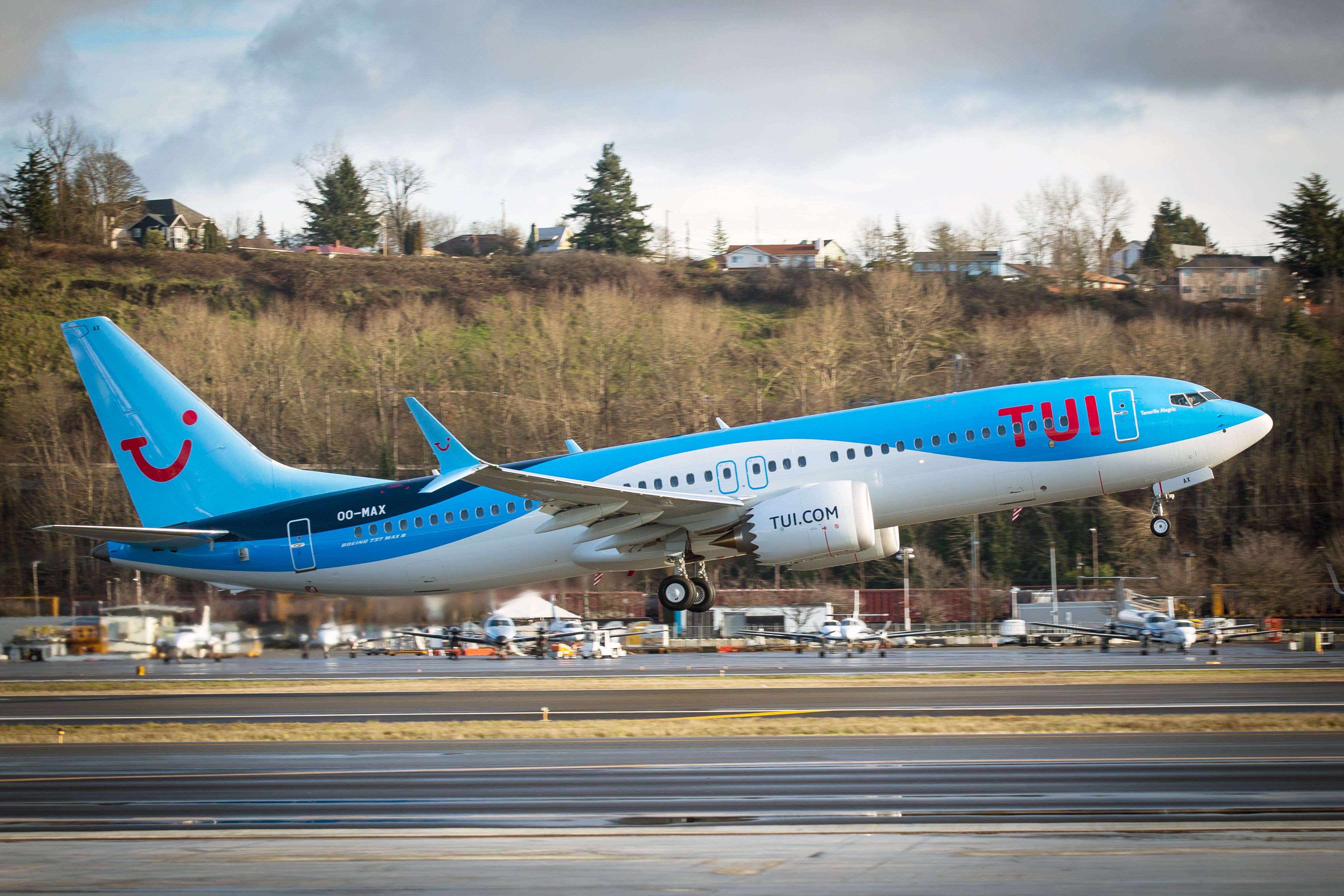 TUI aircraft taking off