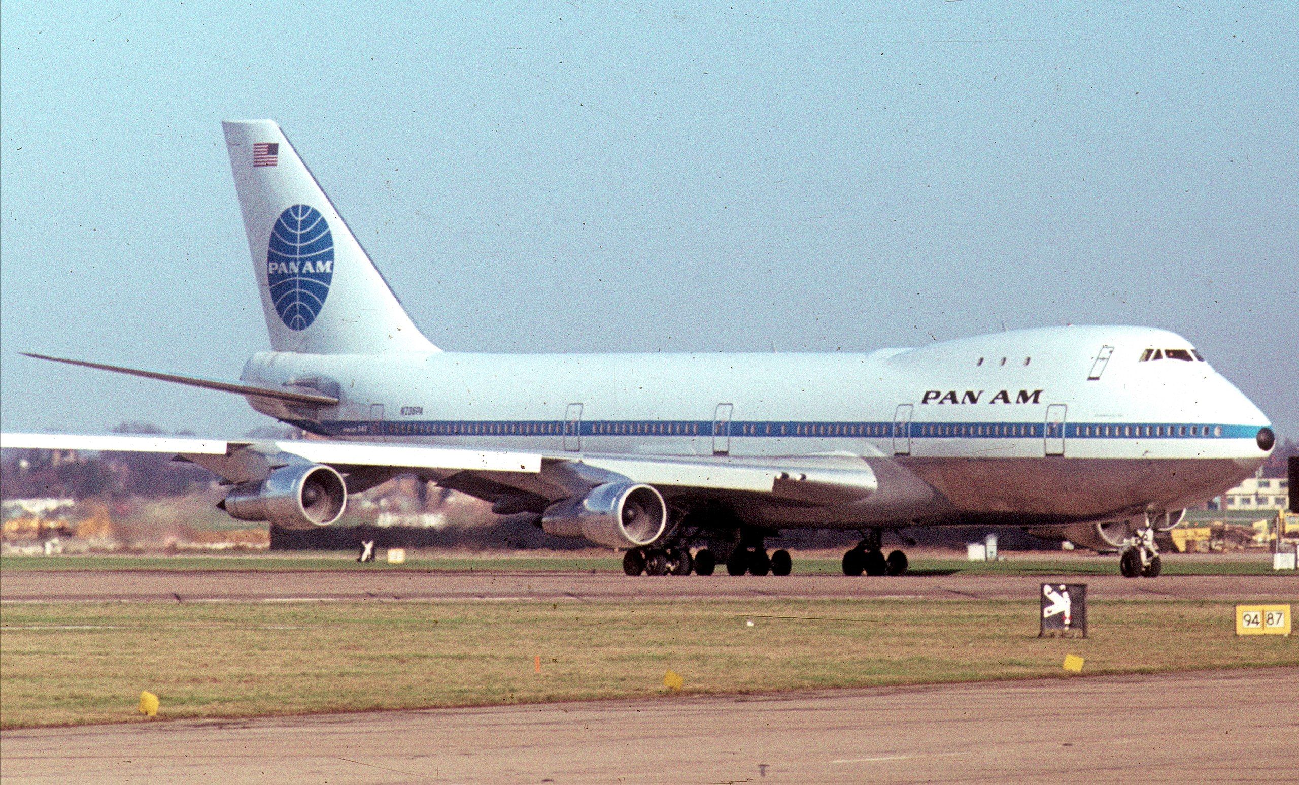 Pan Am Boeing 747-121 N736PA