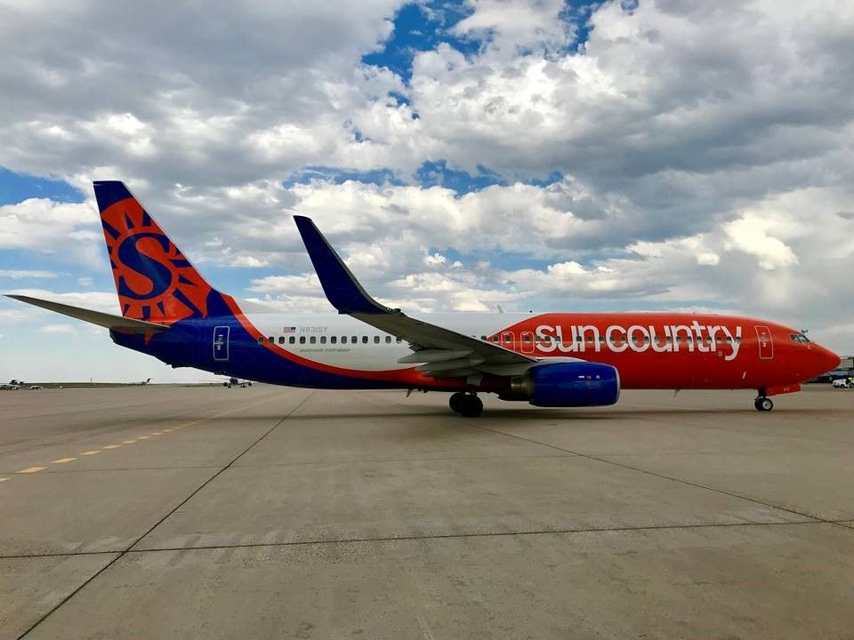 Sun Country Boeing 737-800 at Denver Airport