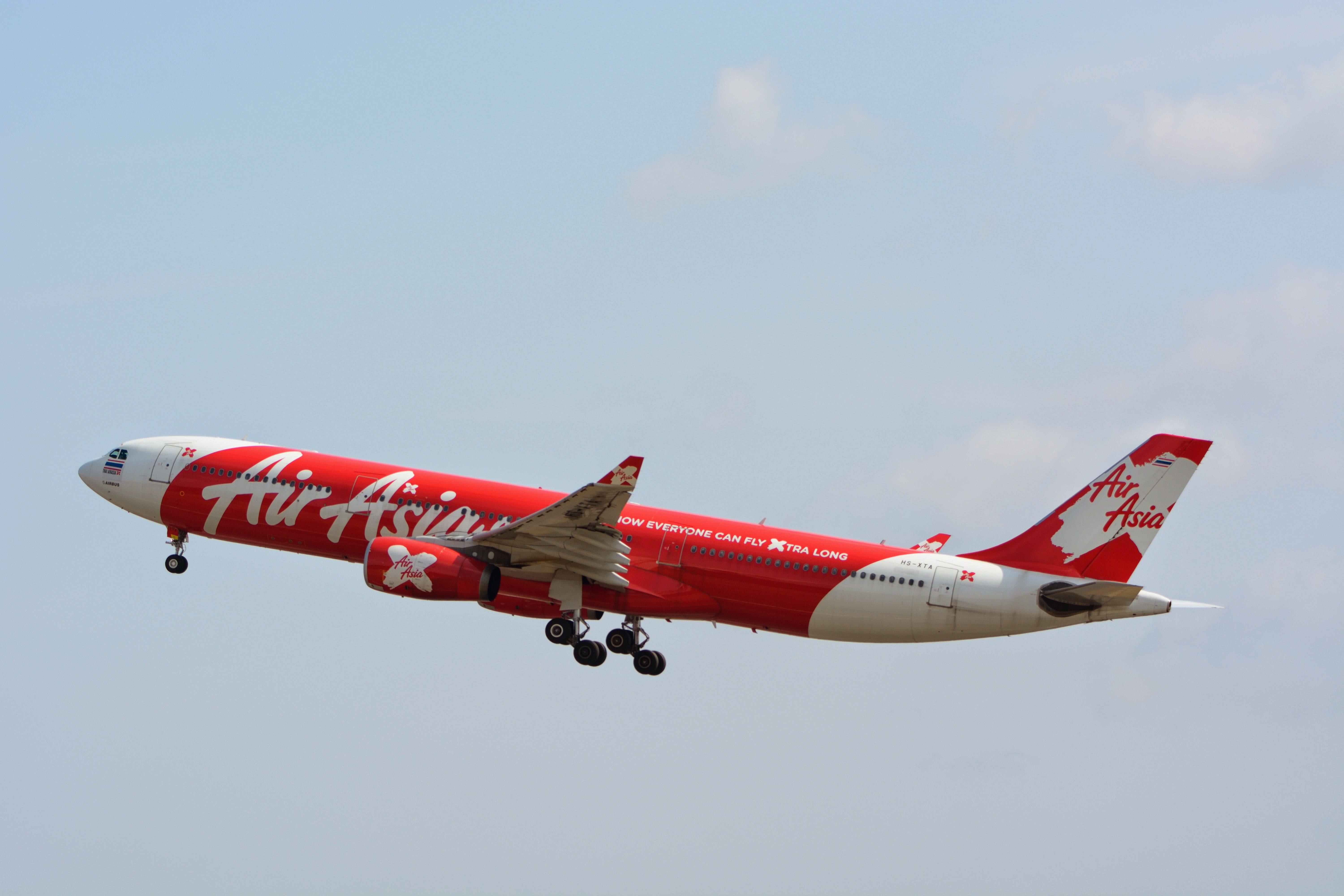 Thai_AirAsia_X,_Airbus_A330-300_HS-XTA_NRT_(16959994219)