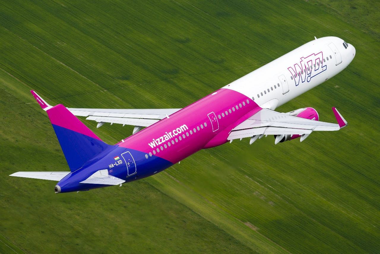 Wizz Air A321 Taking off