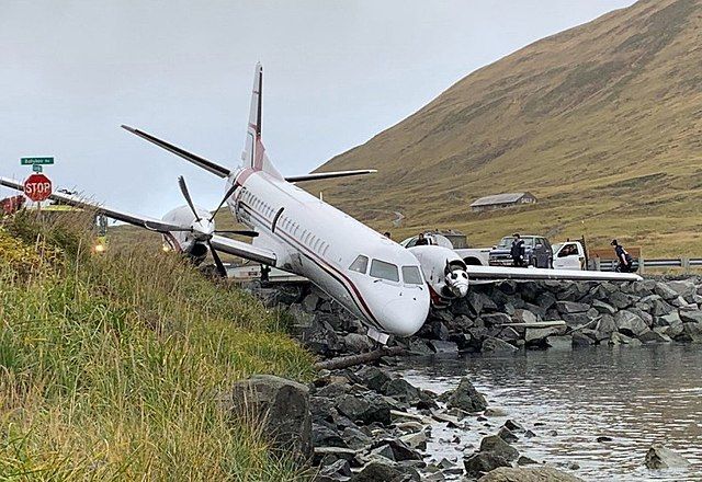 airplane crashed on the ground
