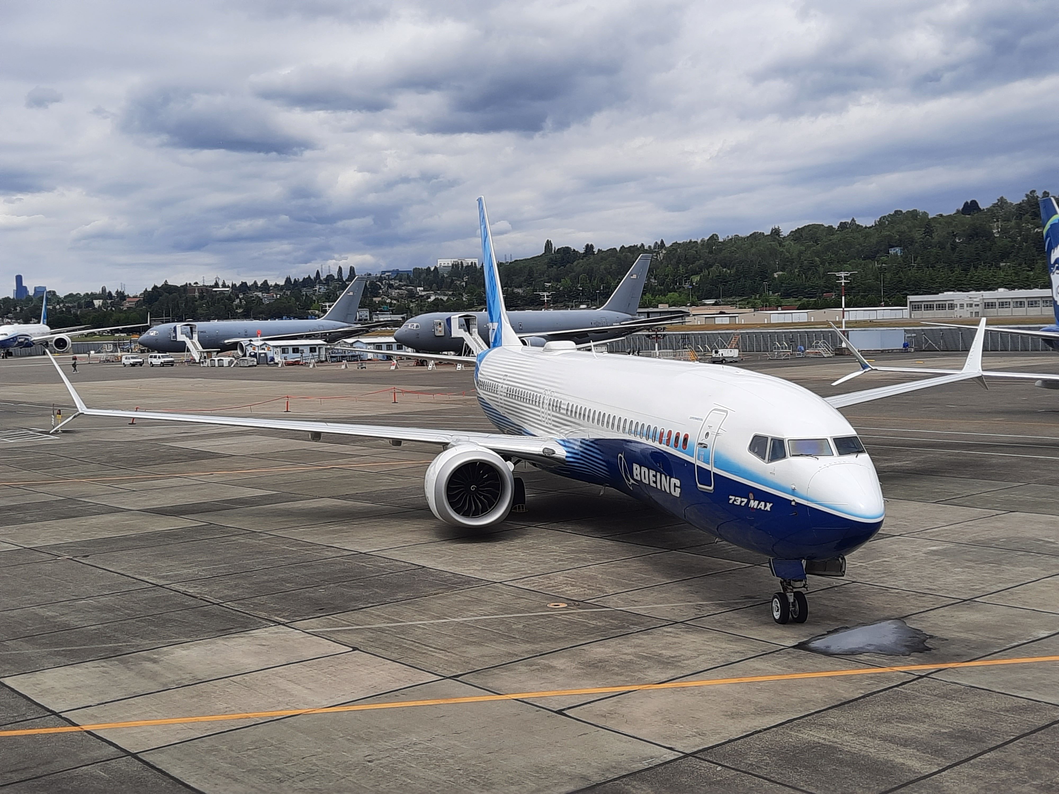 Boeing 737 MAX 10