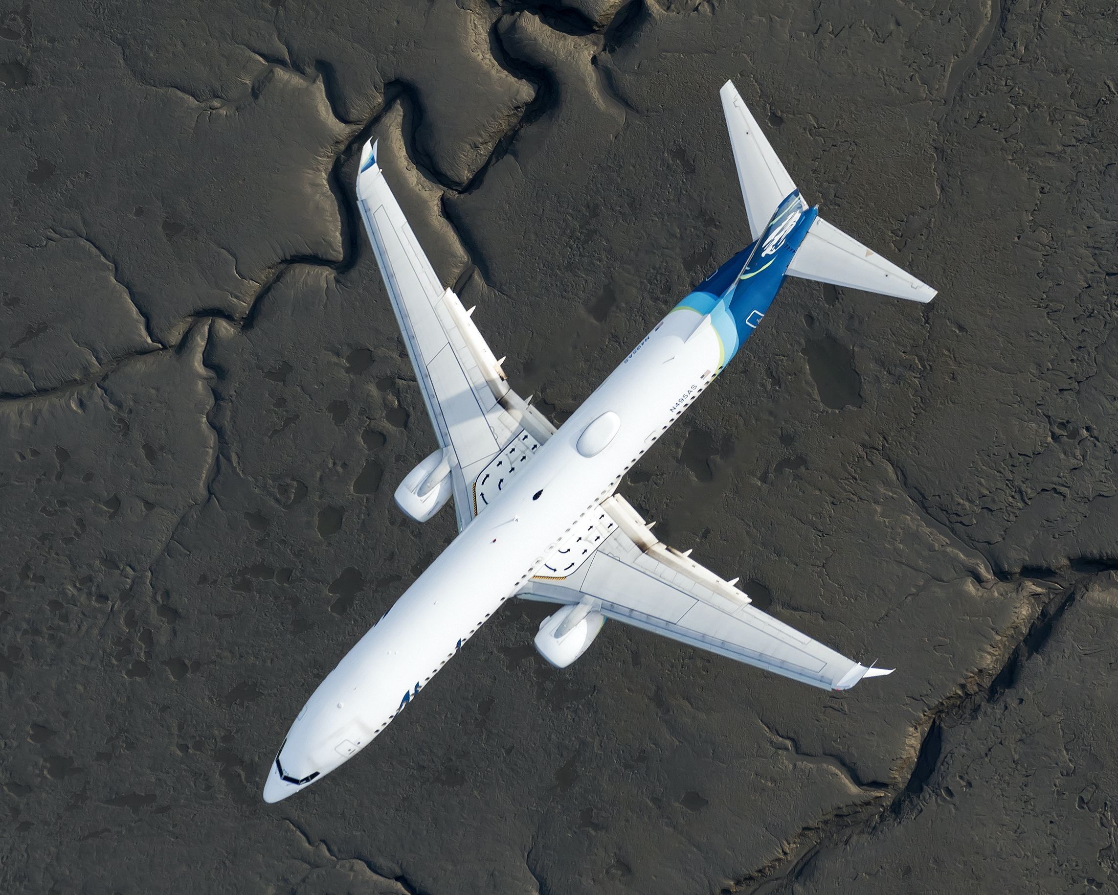 Alaska-Airlines-Boeing-737-990(ER)-N495AS-1
