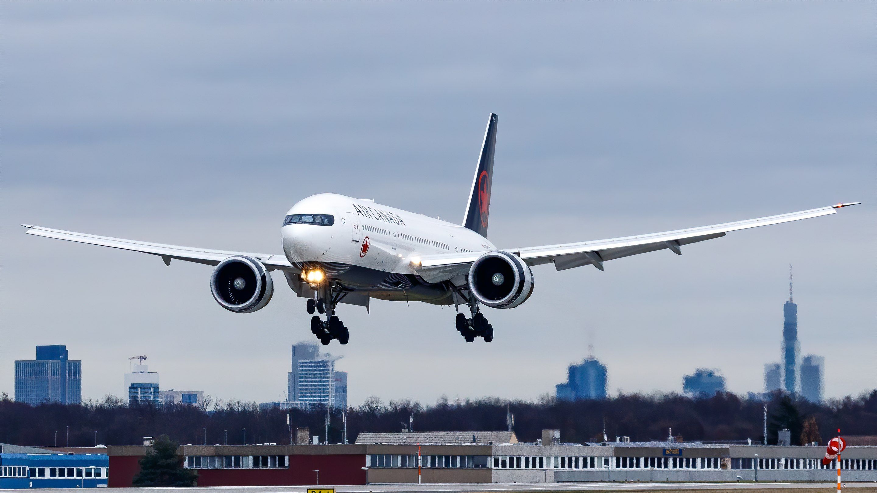 How Air Canada Uses Its Boeing 777-200LRs