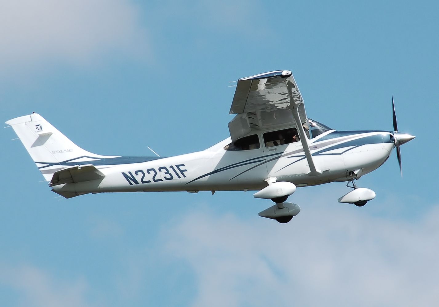 A Cessna 182