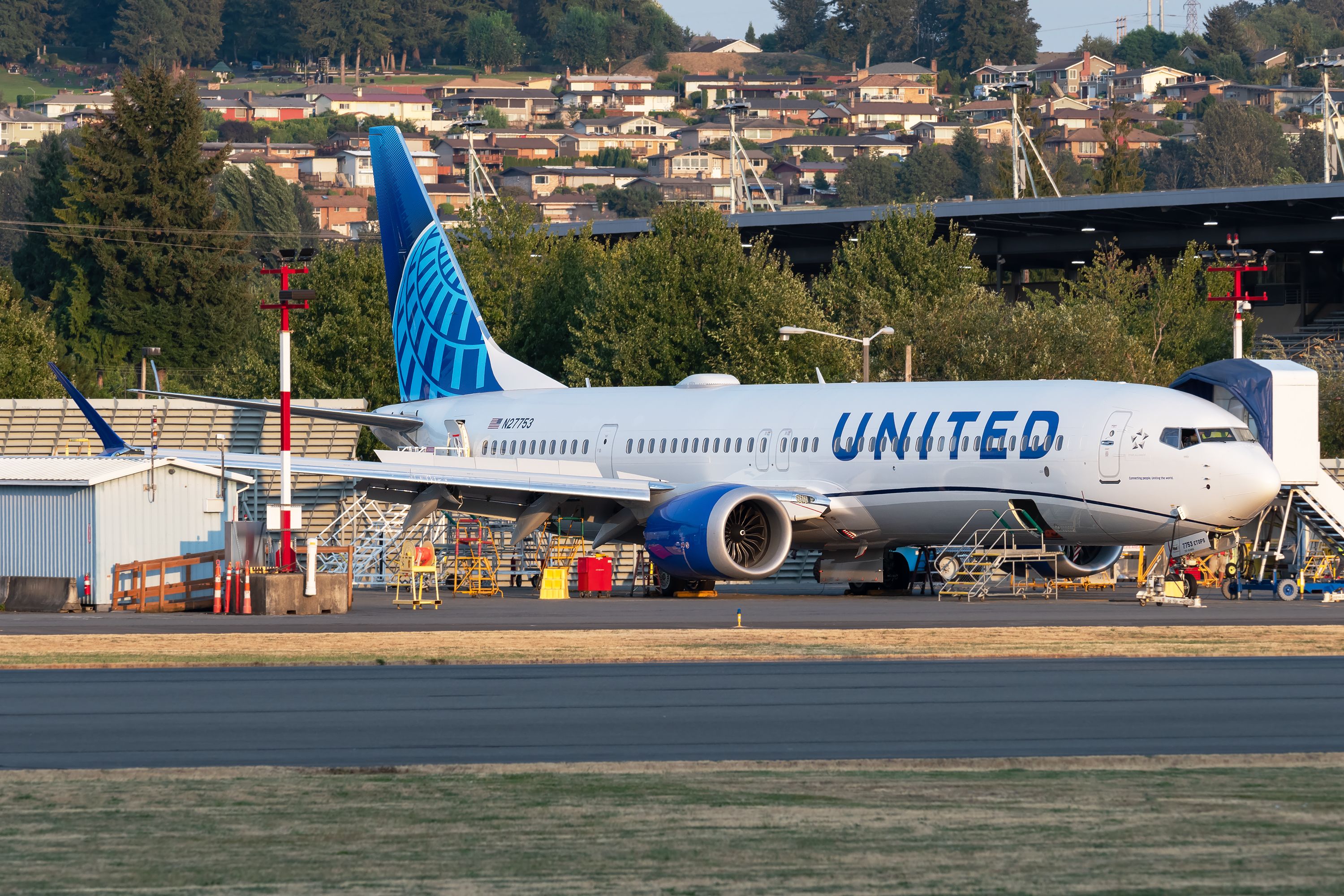 ユナイテッド航空のボーイング737 MAX 10初号機がシアトルで目撃される