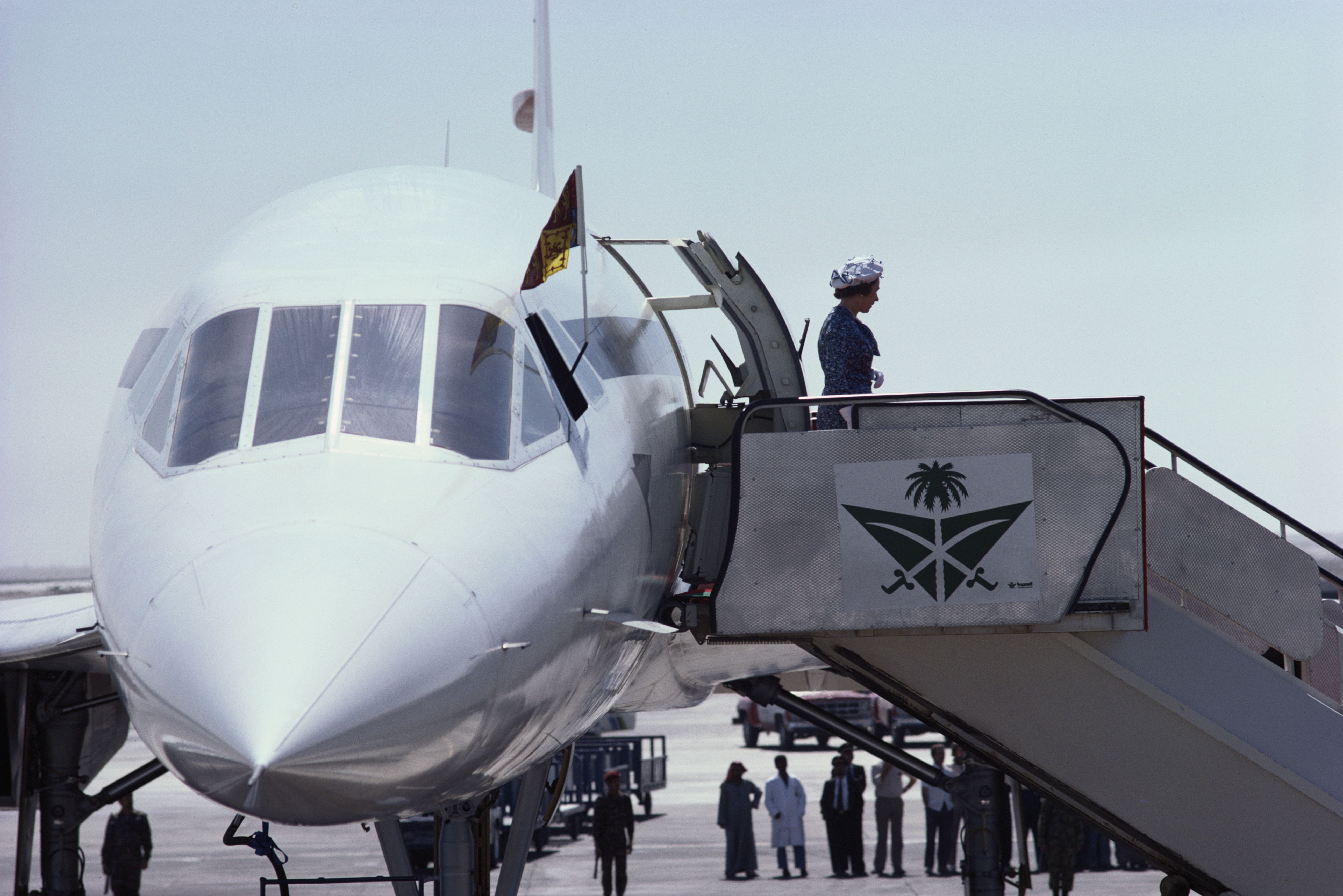 In Memoriam: Queen Elizabeth's Aviation Heritage - How She Flew