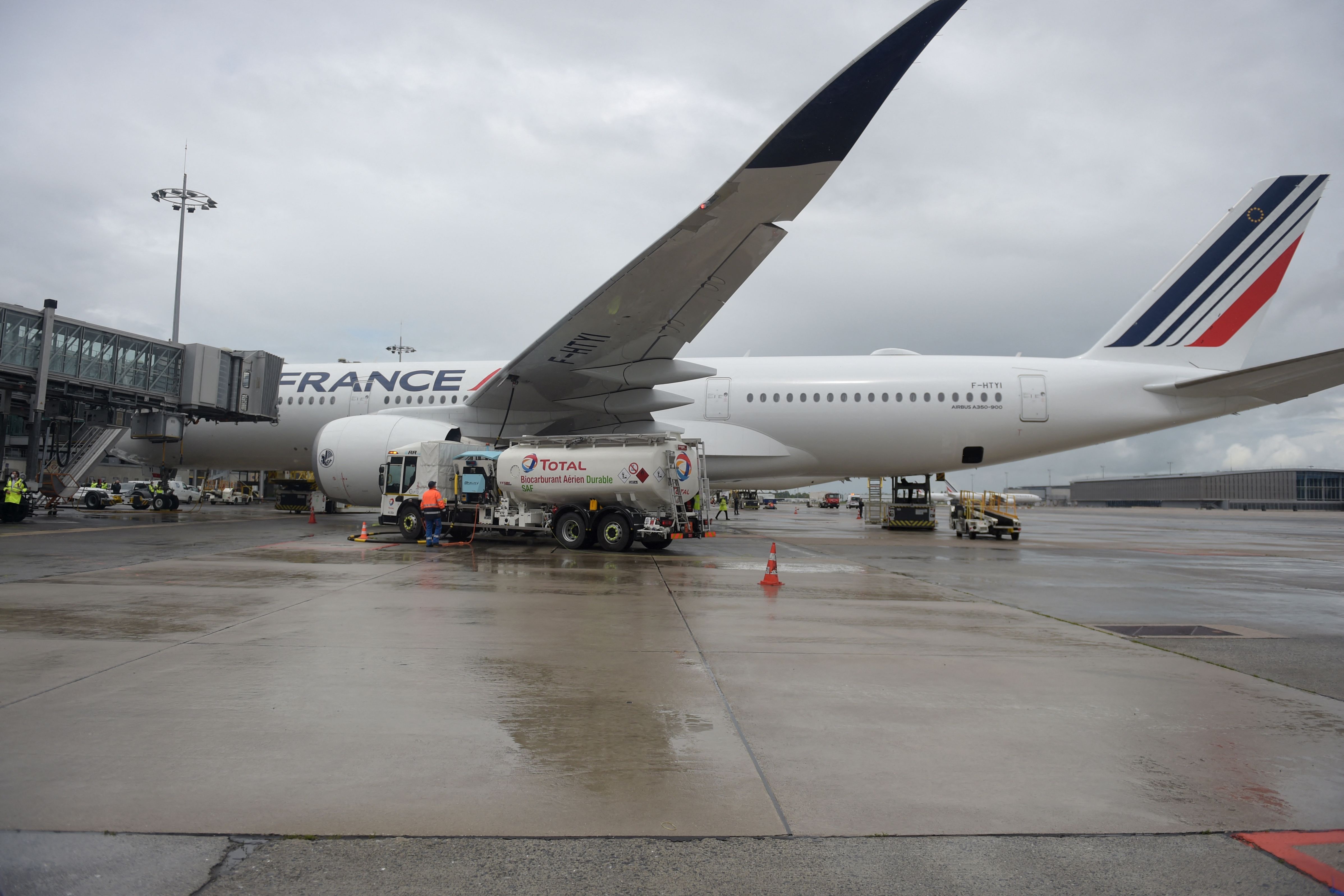 Air France aircraft refueled with sustainable fuel 