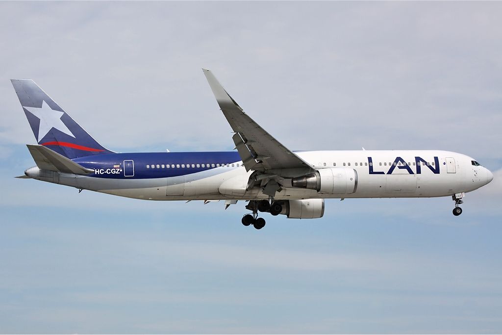 LAN_Ecuador_Boeing_767-300ER_LDS