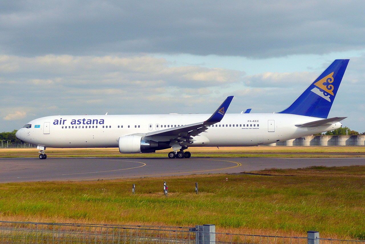 Boeing 767-300 in Air Astana livery