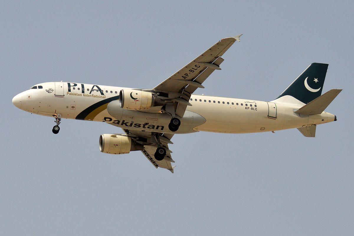 Pakistan International A320 landing