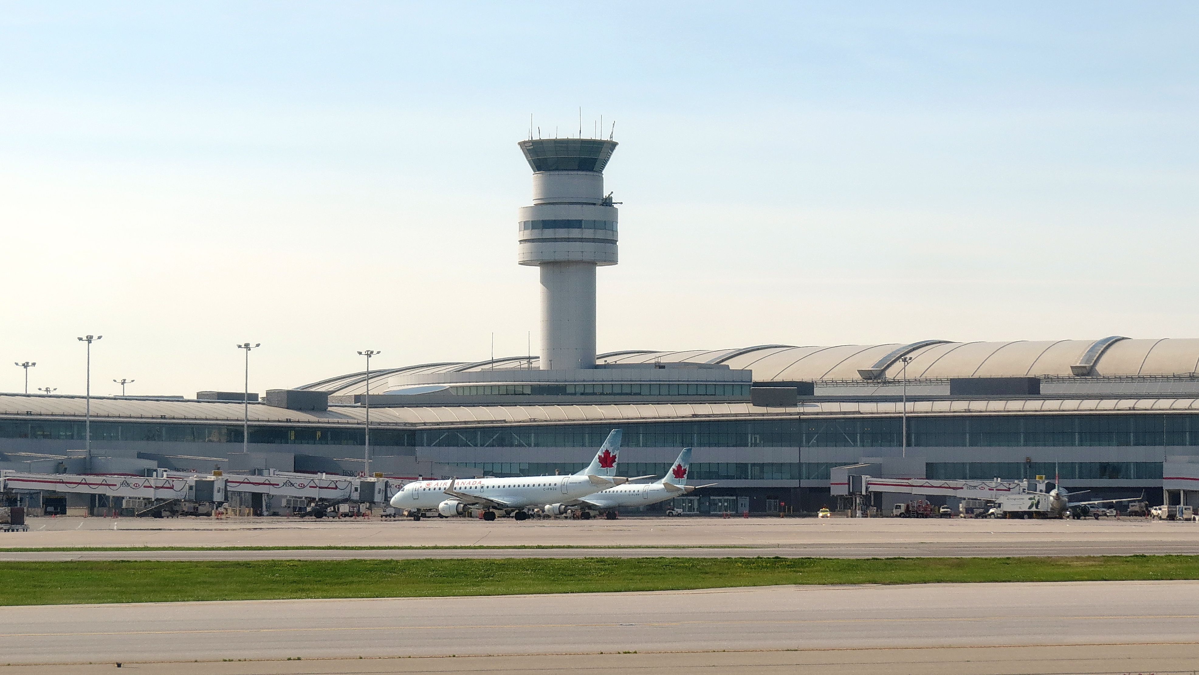 Passenger aircraft at the terminal at Toronto Pearson Airport