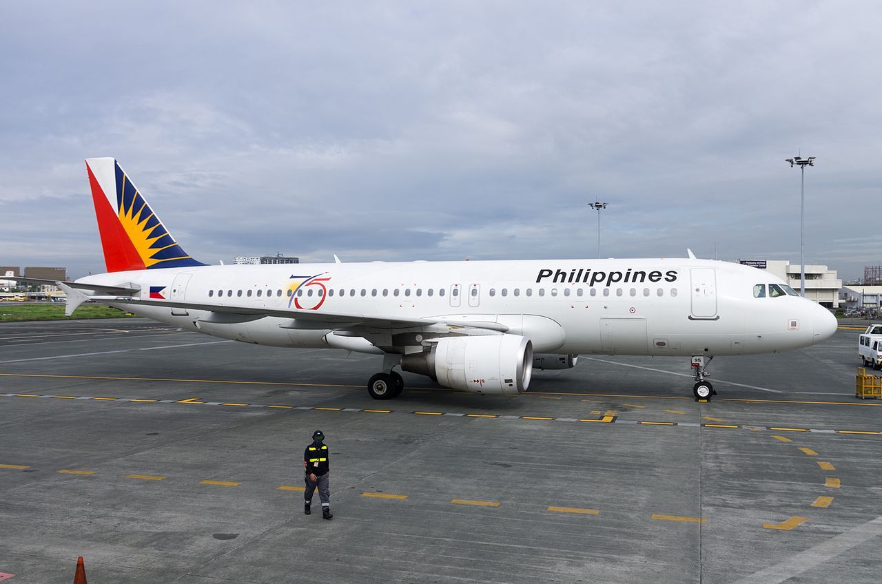 Philippine_Airlines_A320_%2275_Years%22