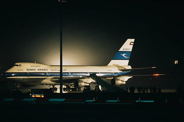 Kuwait Airways 747 at night
