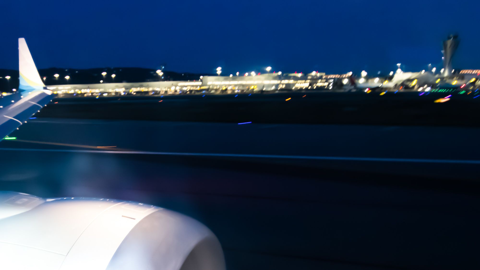 Lifting Off in the SFO Blue Hour from a 737 MAX 9